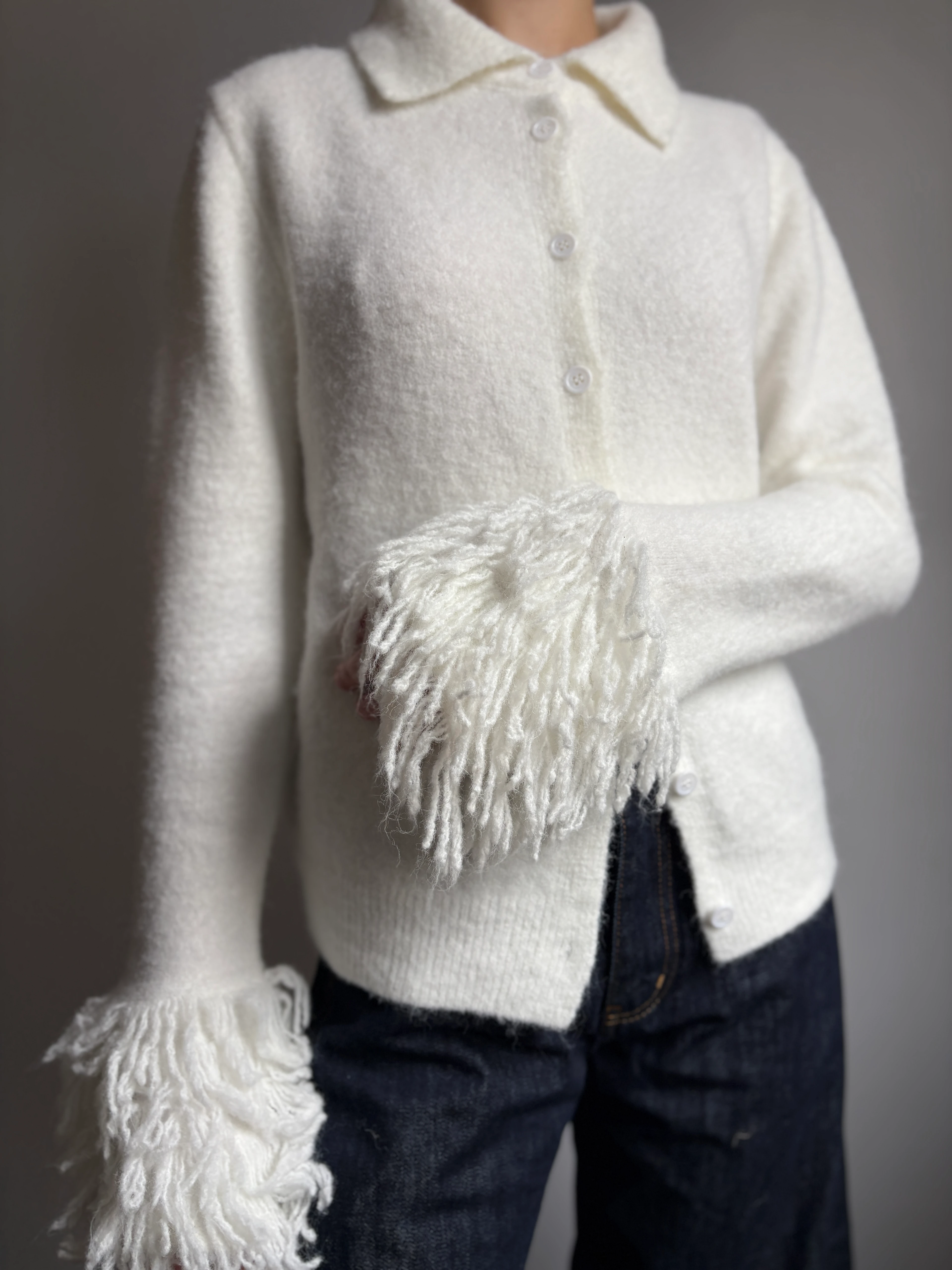 Polo Yaka Püsküllü Düğmeli Triko Hırka