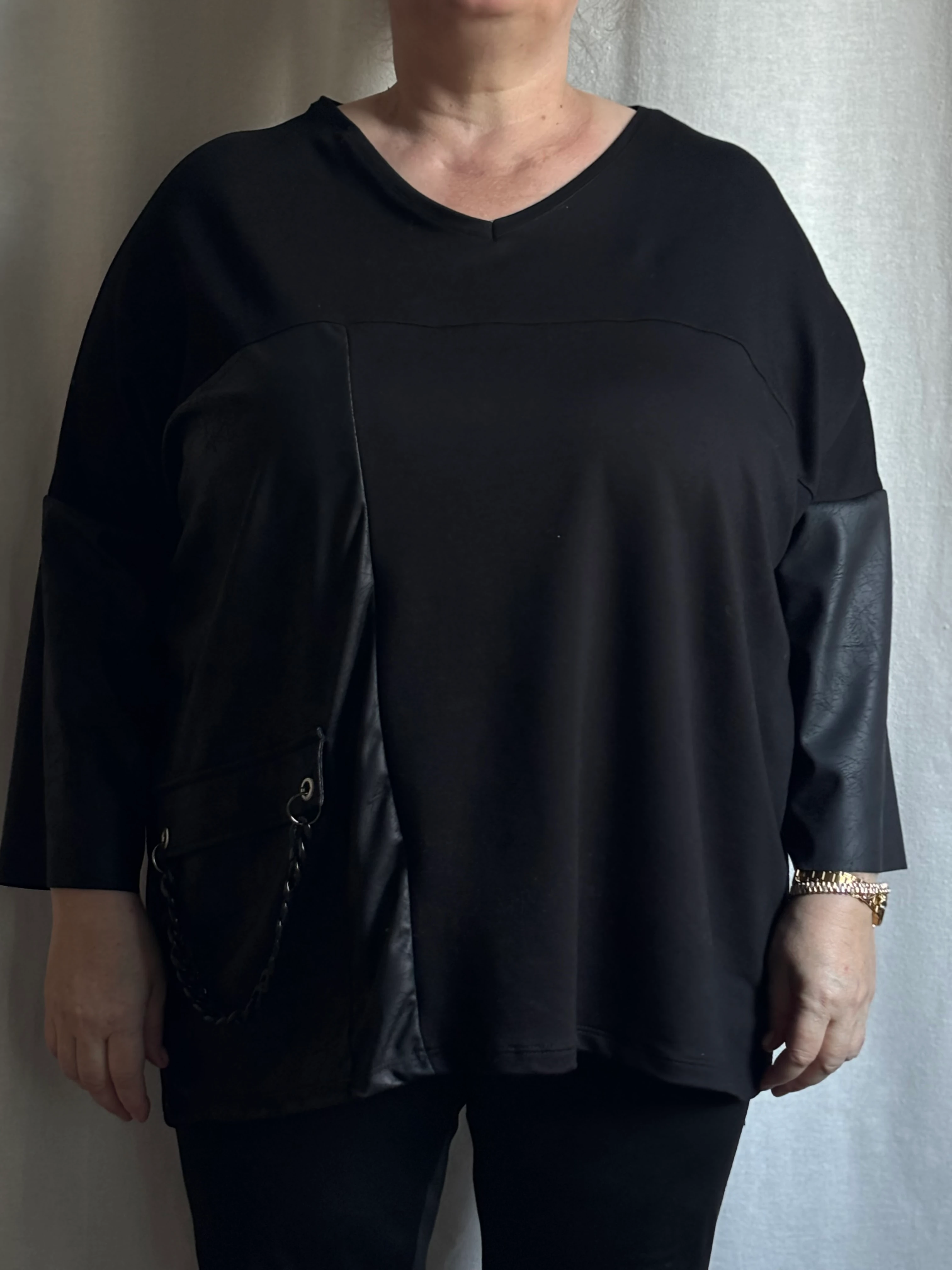 Deri Zincir Cepli Siyah Bluz