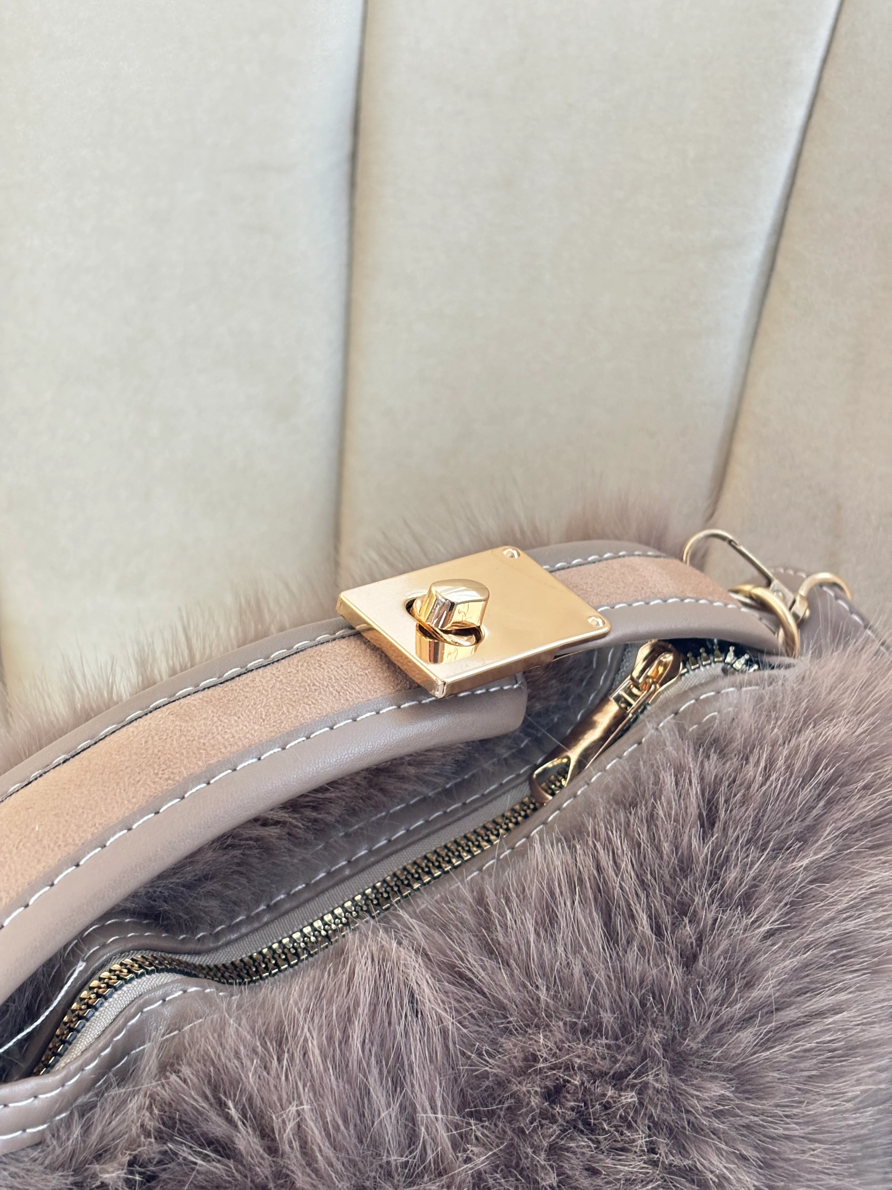 Gold Kilit Detaylı Puf Çanta - Acı Kahve