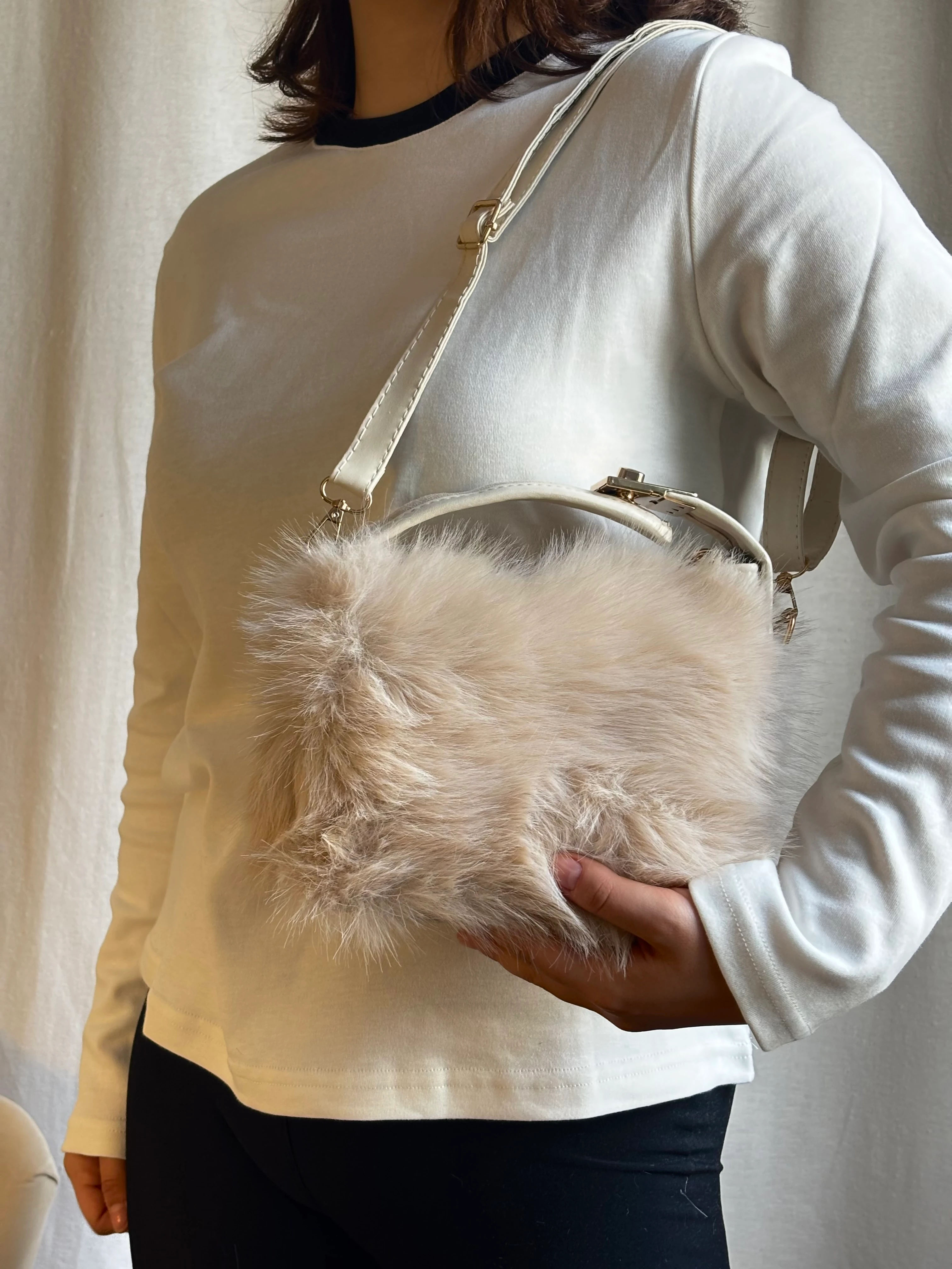 Gold Kilit Detaylı Puf Çanta - Krem