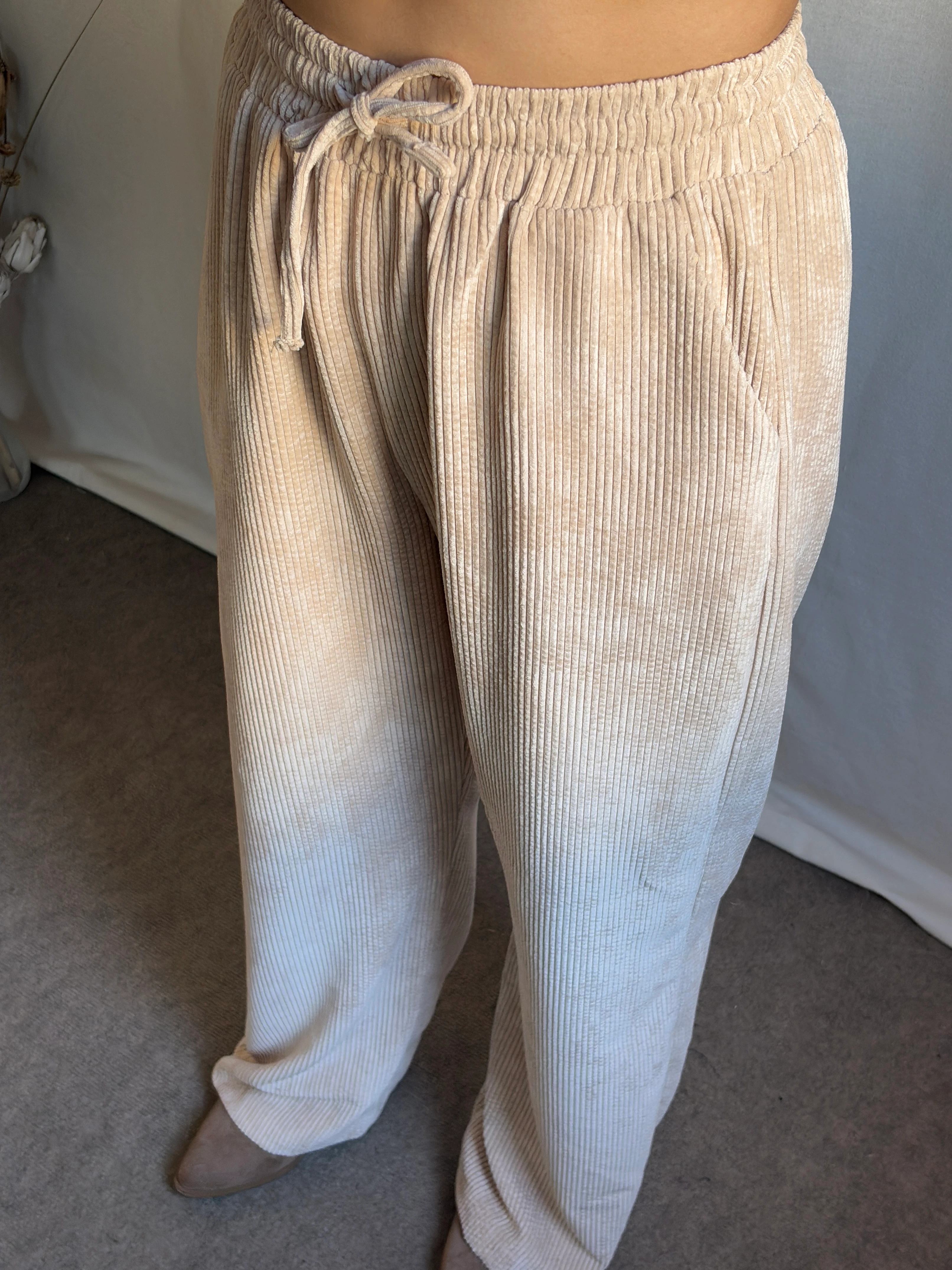 Krem Beli Lastikli Pantolon