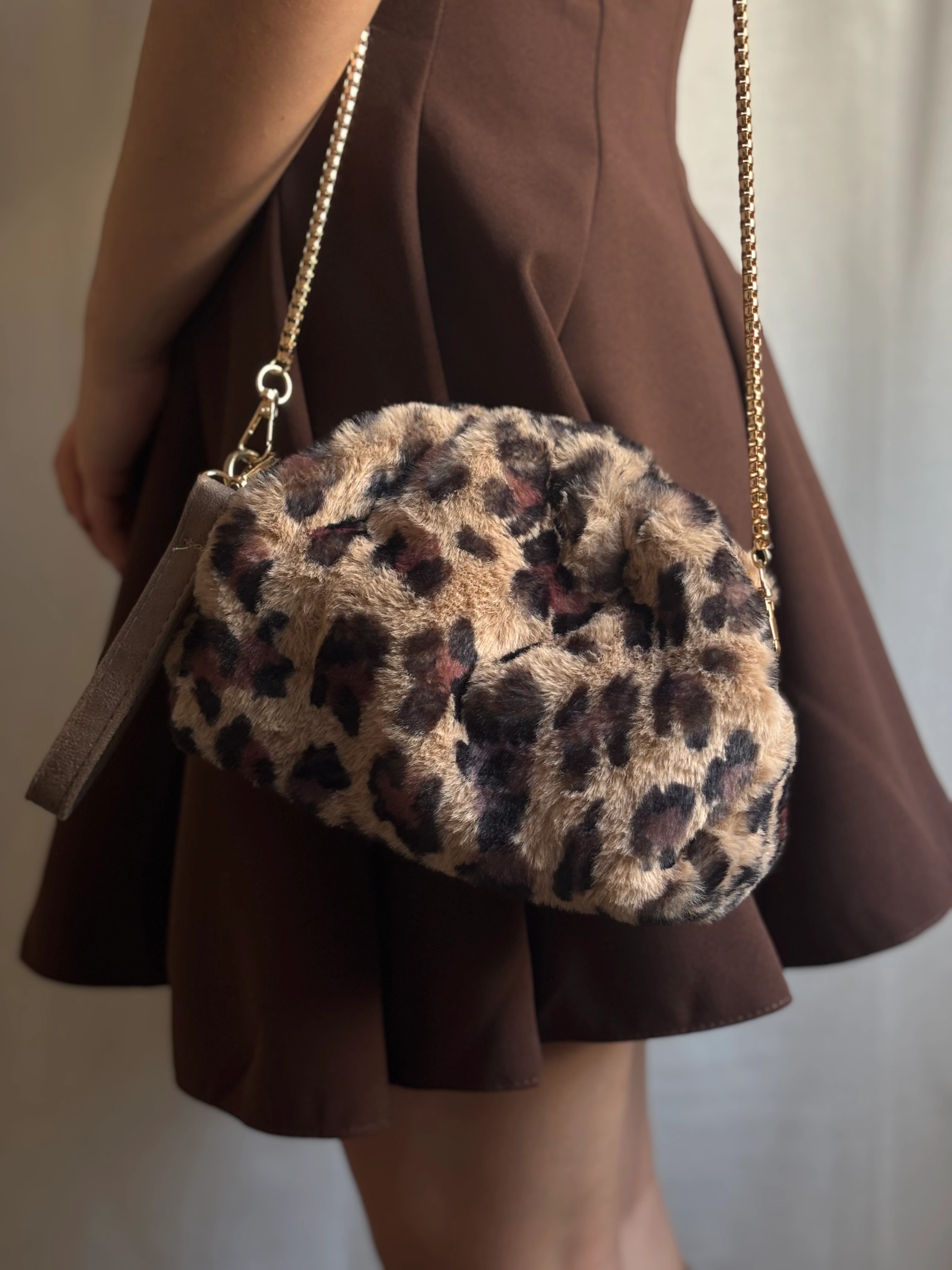 Leopar Desenli Puf Çanta