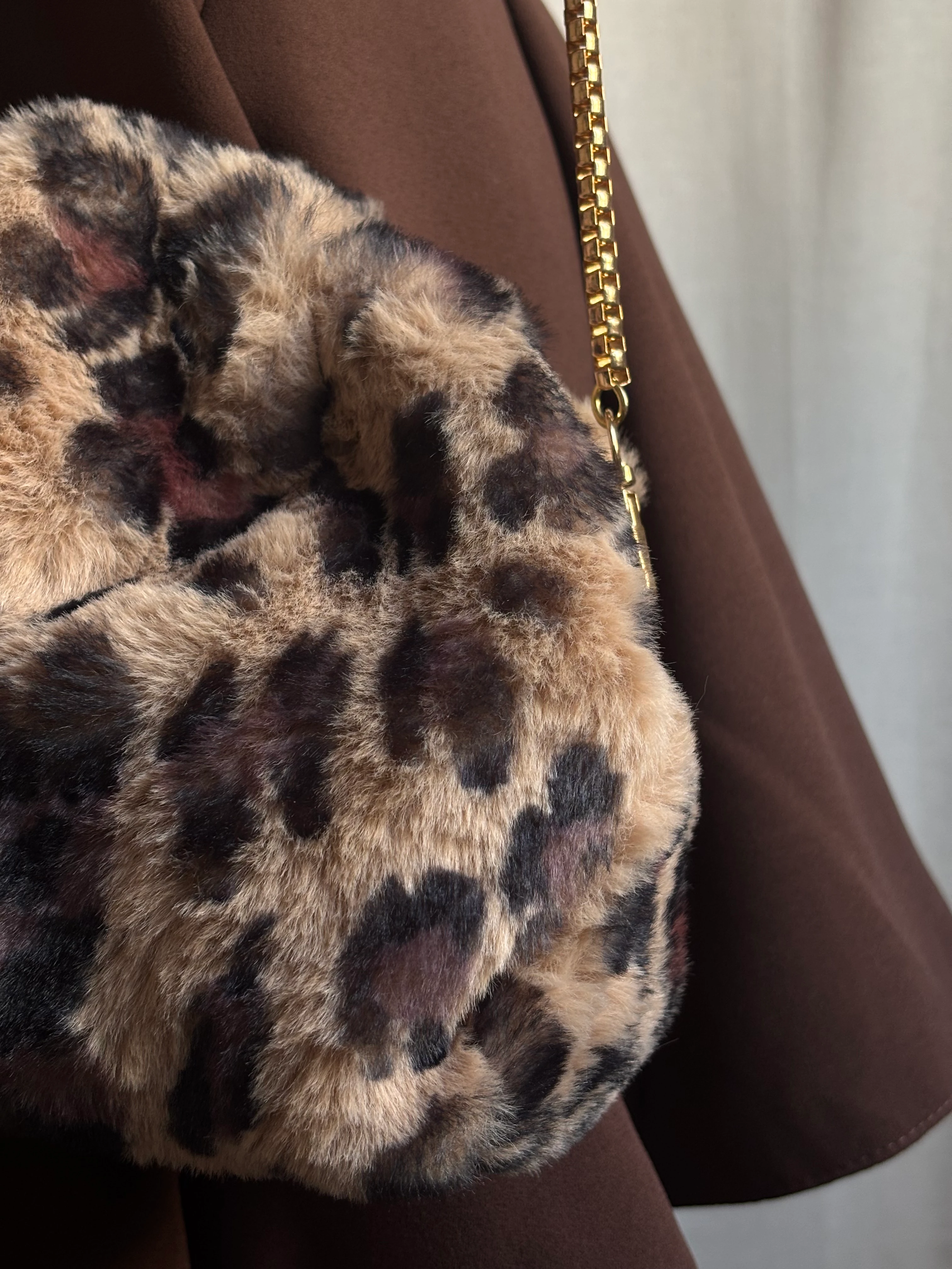 Leopar Desenli Puf Çanta