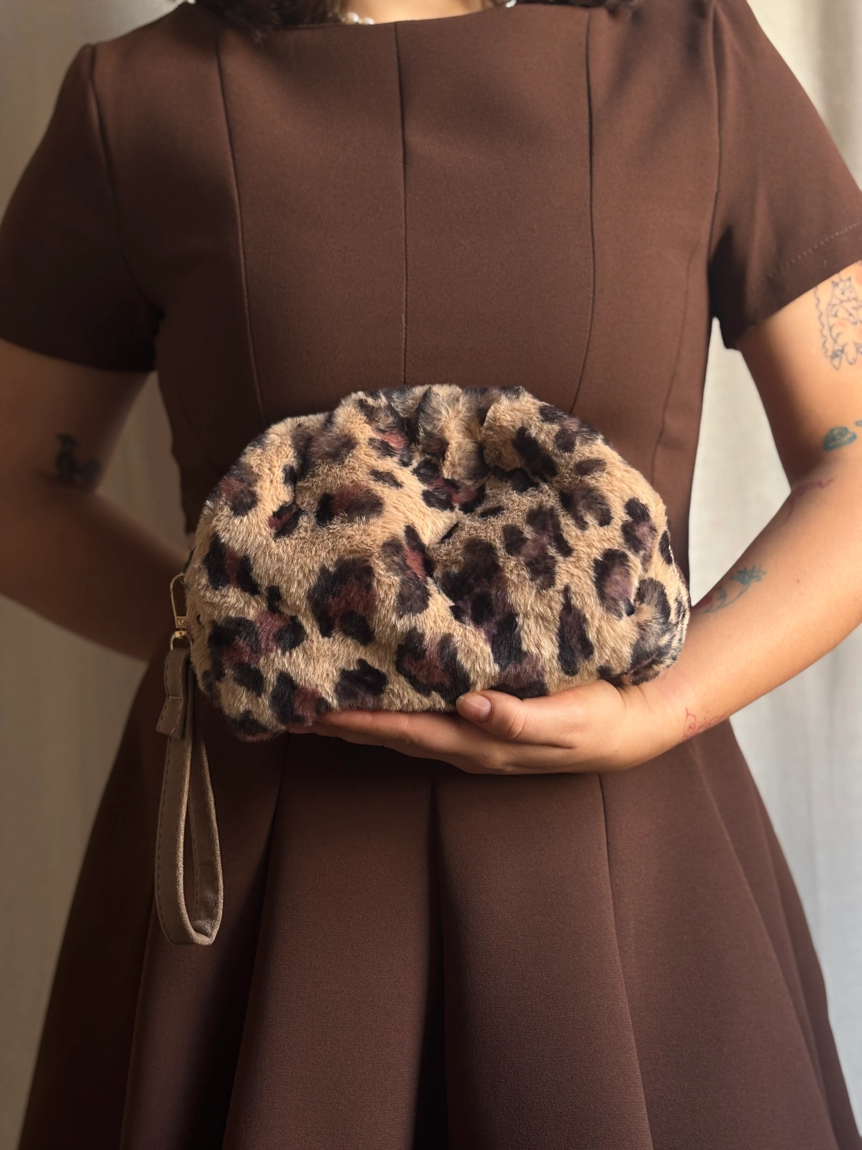 Leopar Desenli Puf Çanta