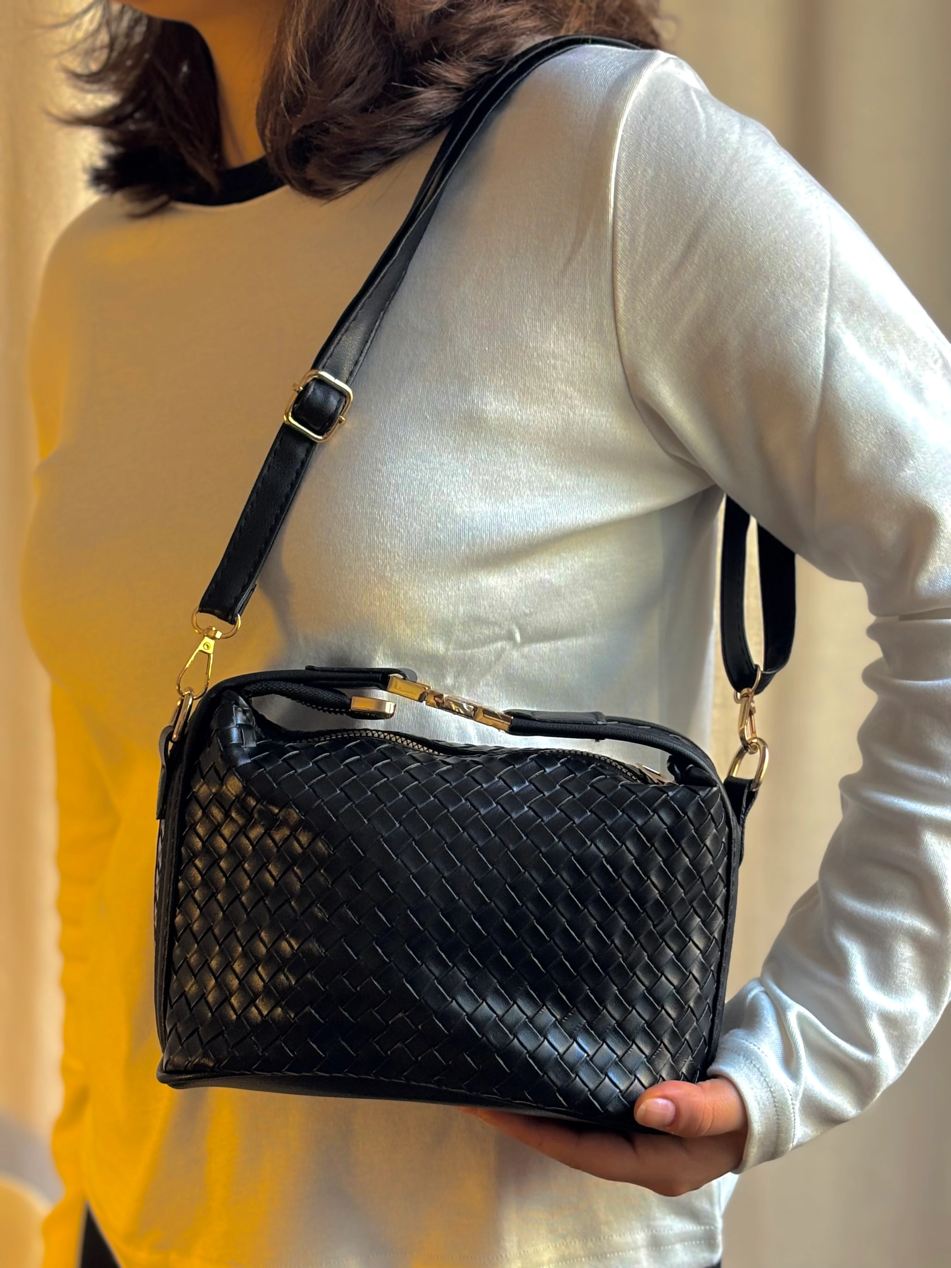 Örgü Desenli Deri Çanta - Siyah