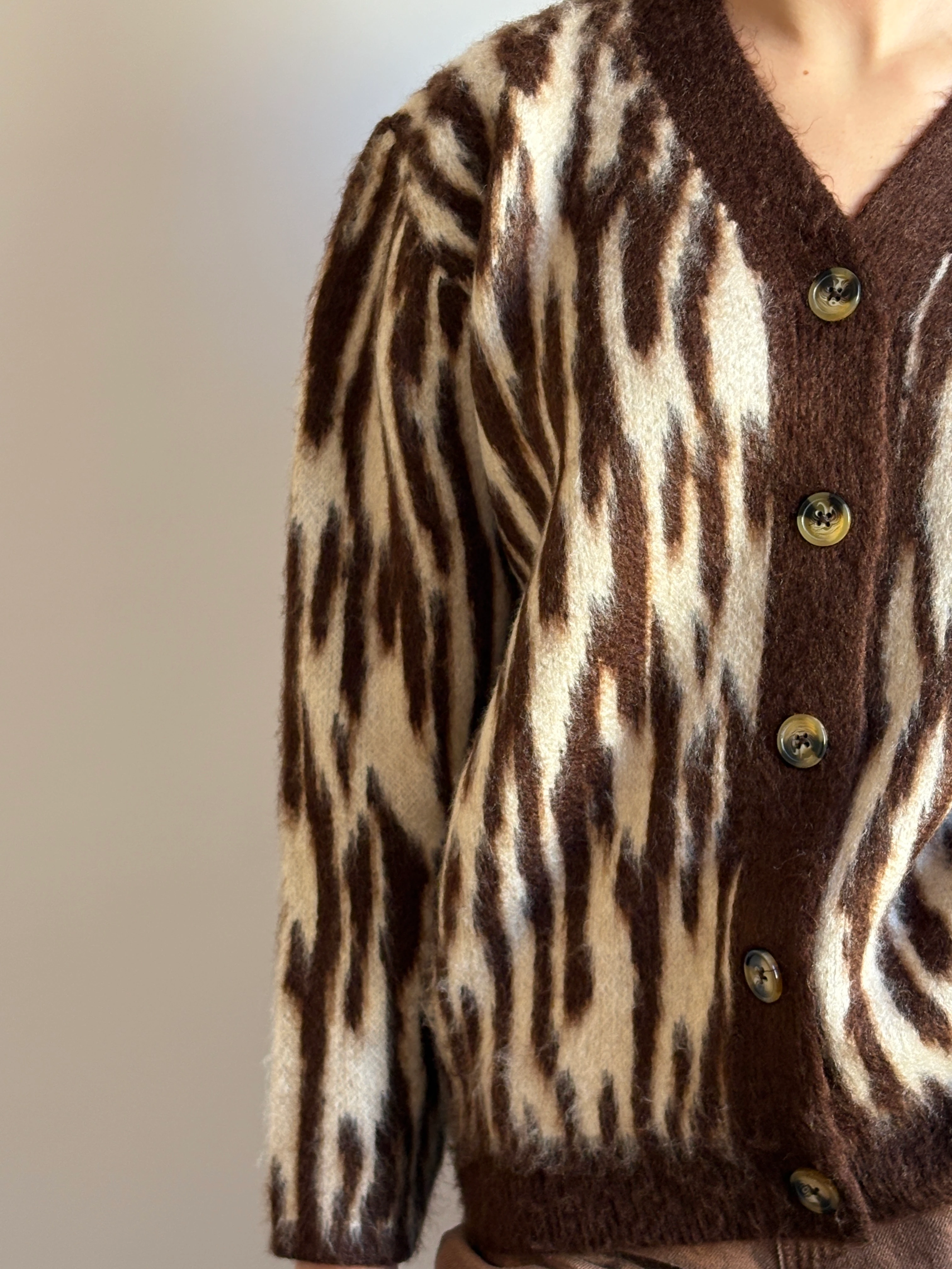 Zebra Desenli Yumoş Düğmeli Hırka 