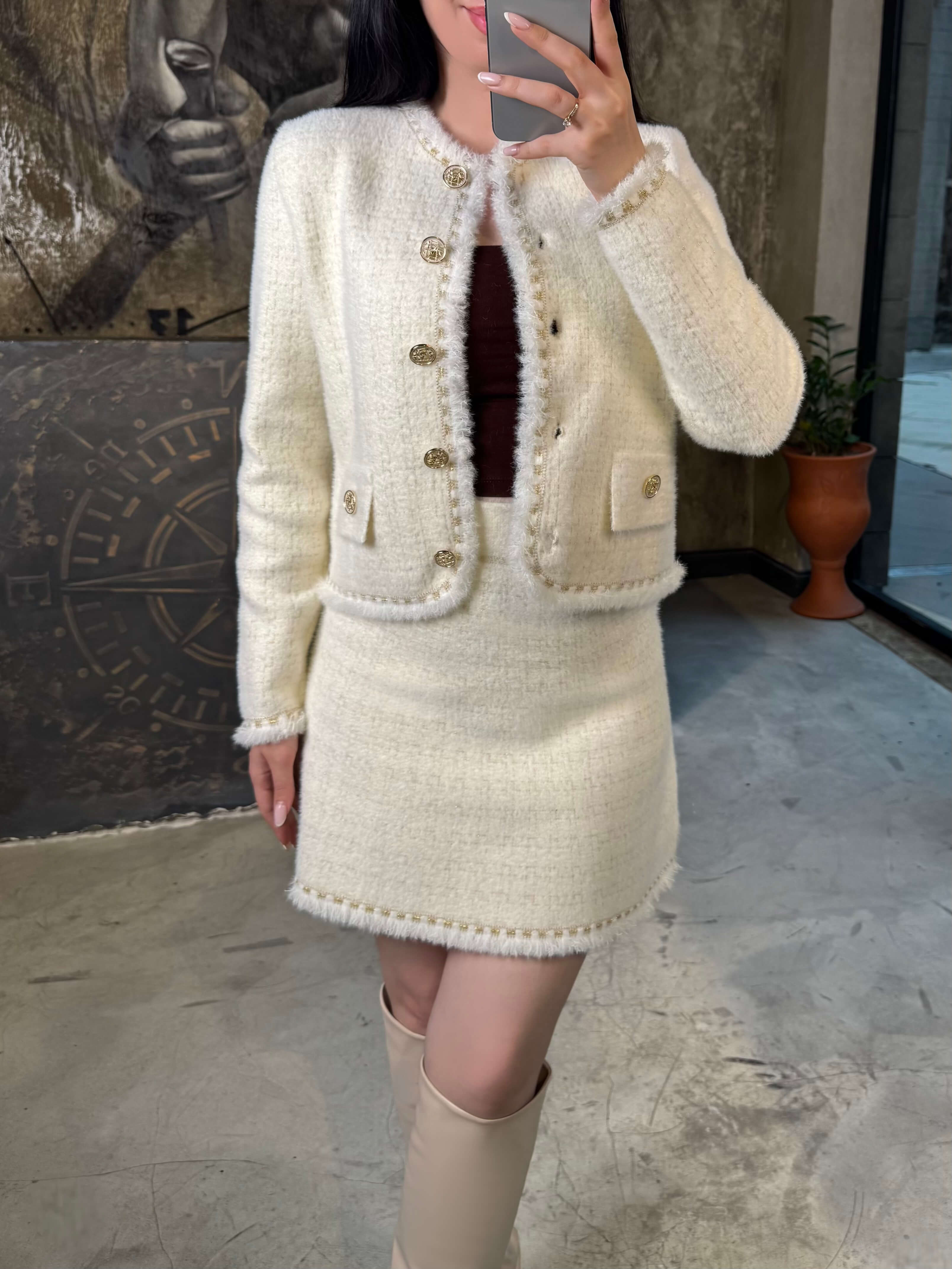 Ava Sim Ve Püskül Detaylı Gold Düğmeli Angora Ceket Krem
