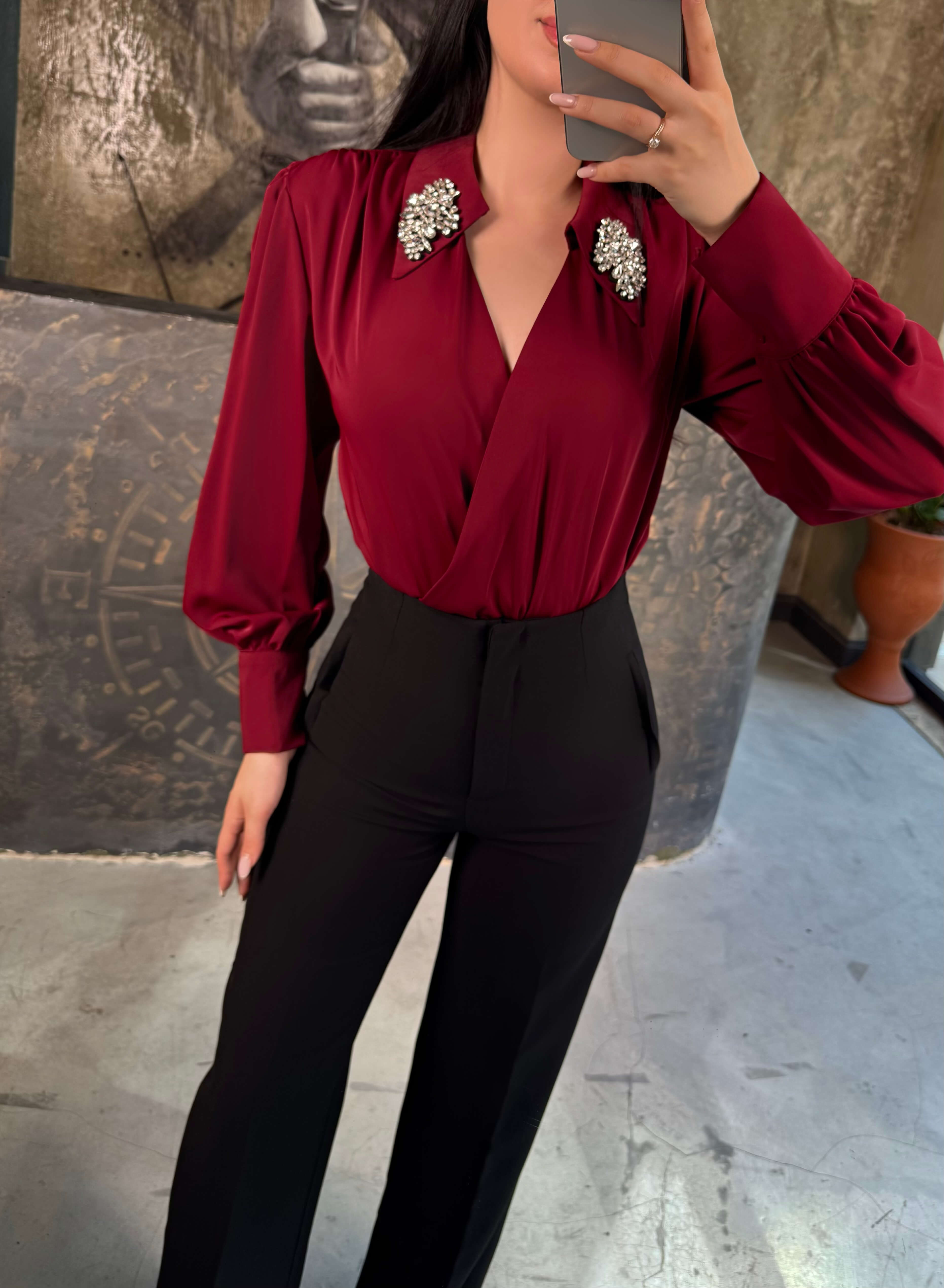 Salome Yakası Aksesuarlı Kruvaze Yaka Bodysuit Bordo