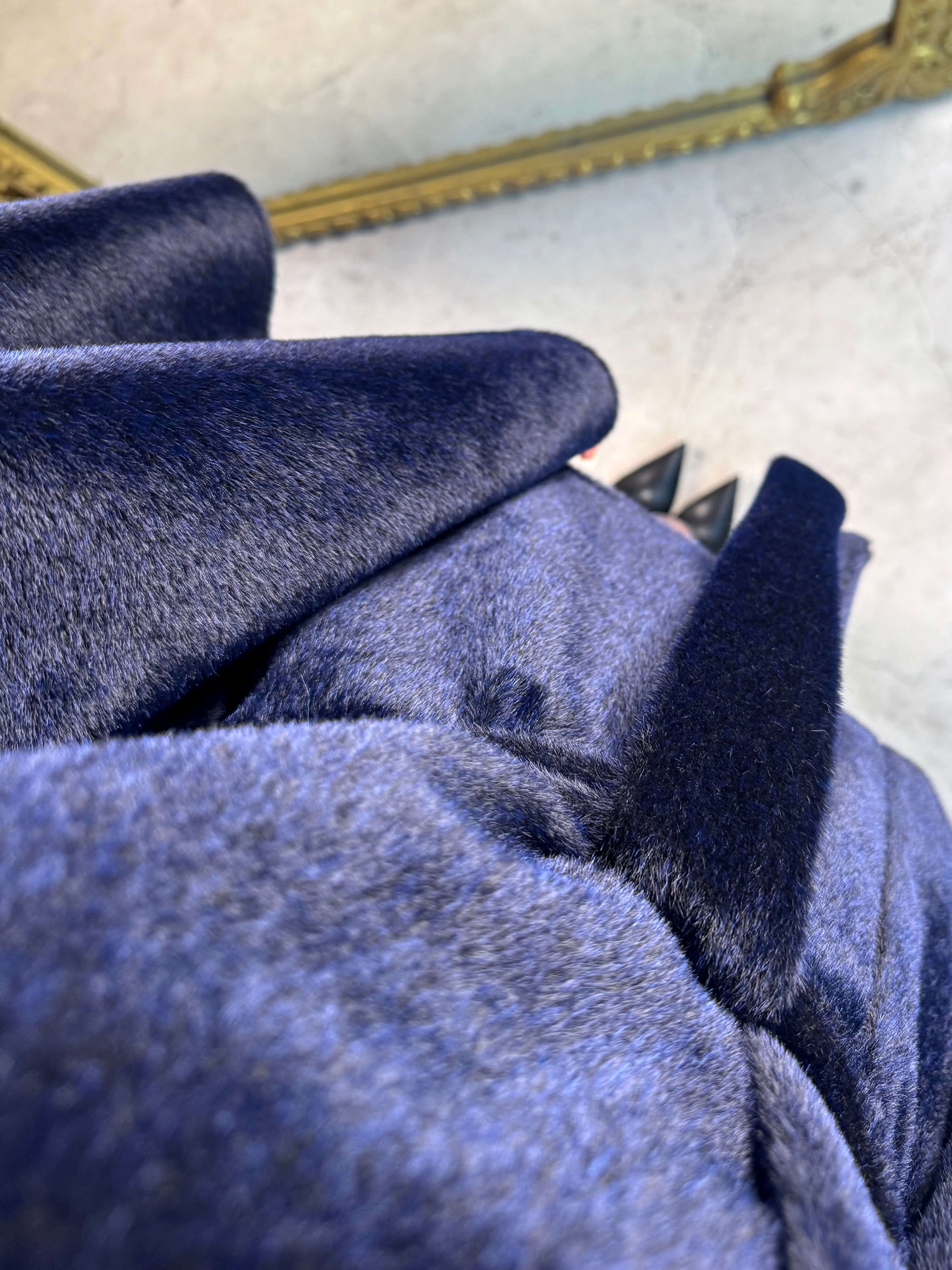 Viyanda Tay Tüyü Kuşaklı Panço Gece Mavisi