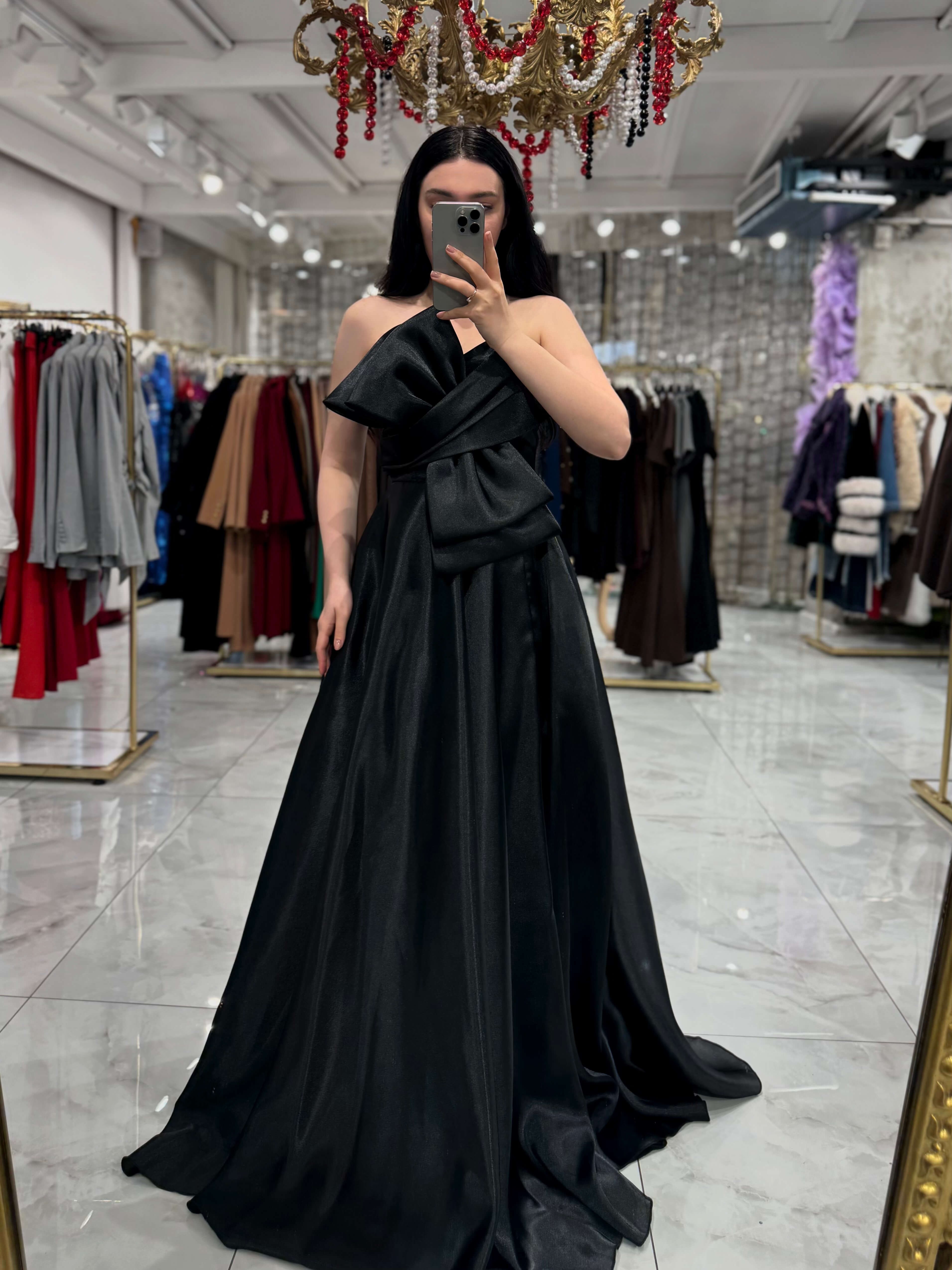Kailey Straplez Büyük Fiyonk Detaylı Saten Uzun Elbise Siyah