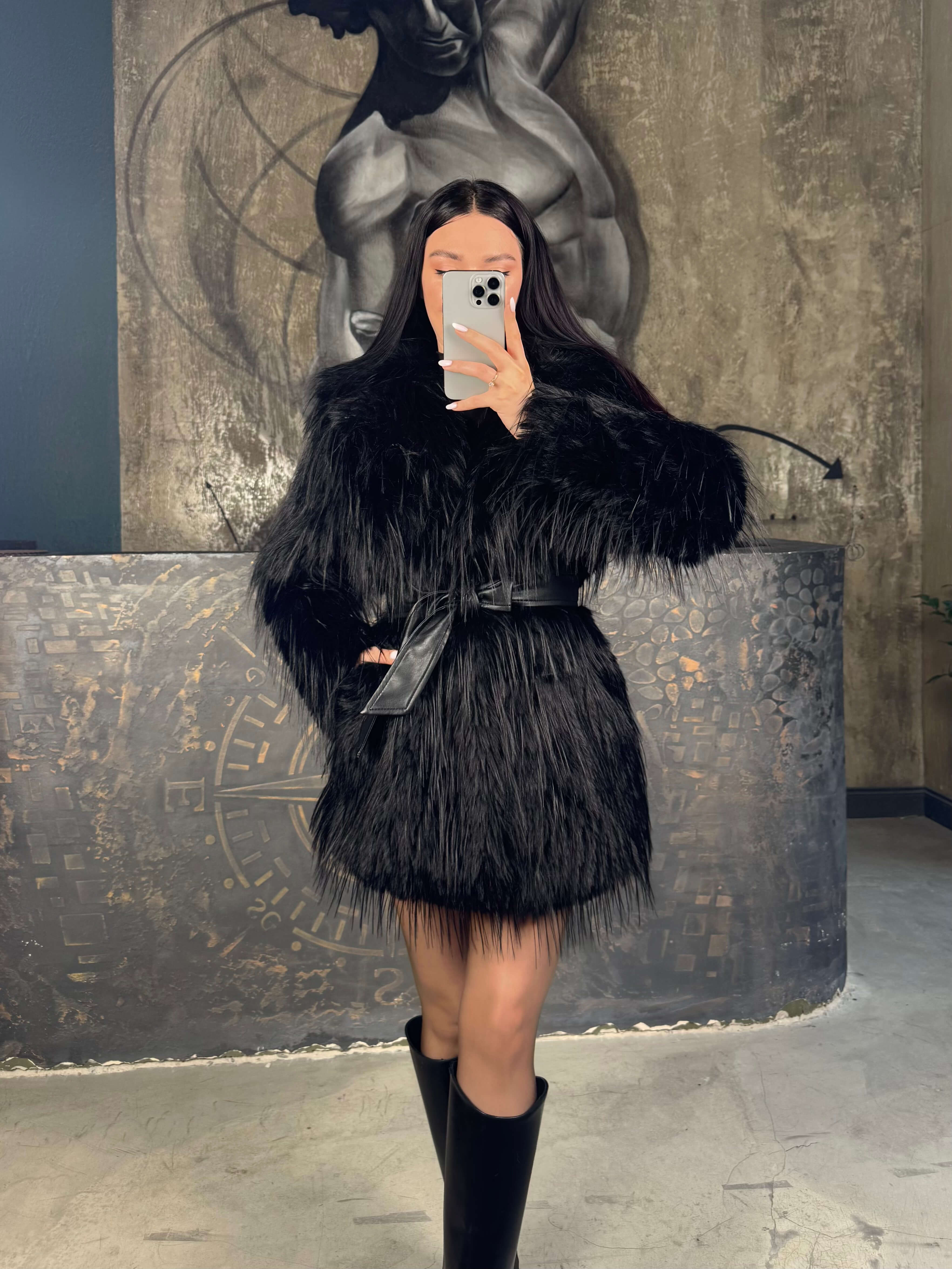 Rosalind Deve Tüyü Görünümlü Deri Kemer Aksesuarlı Mini Boy Kaban Siyah
