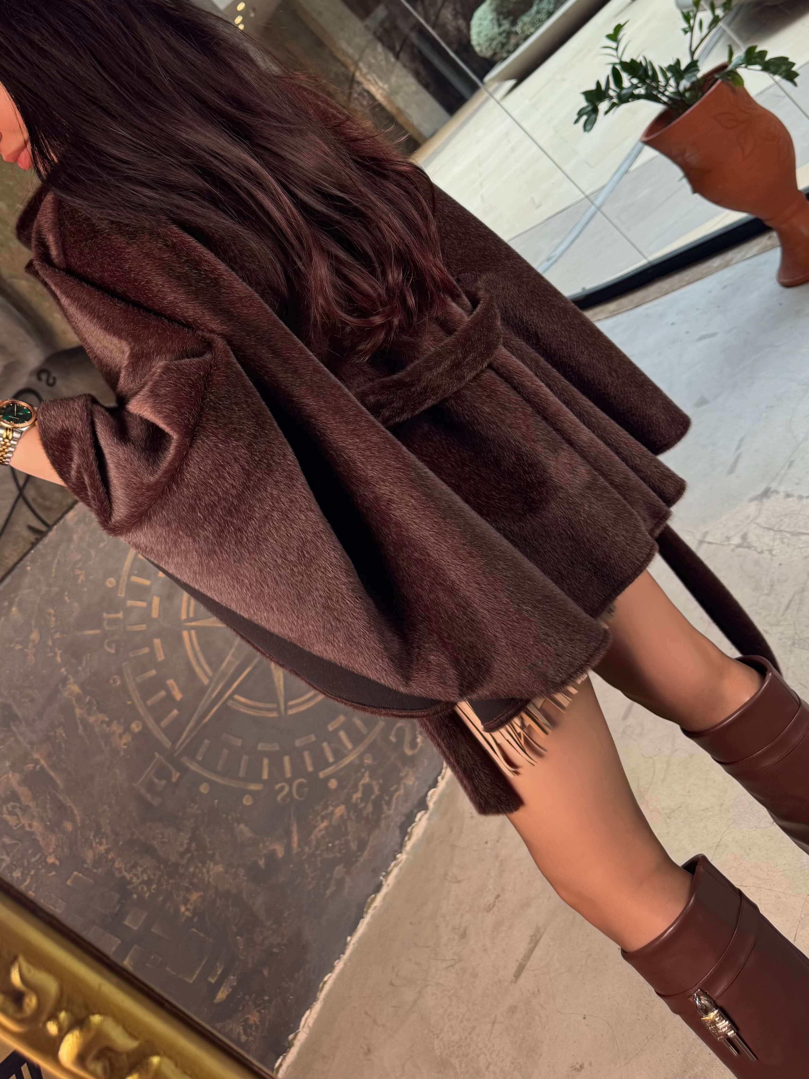 Viyanda Tay Tüyü Kuşaklı Panço Kahve