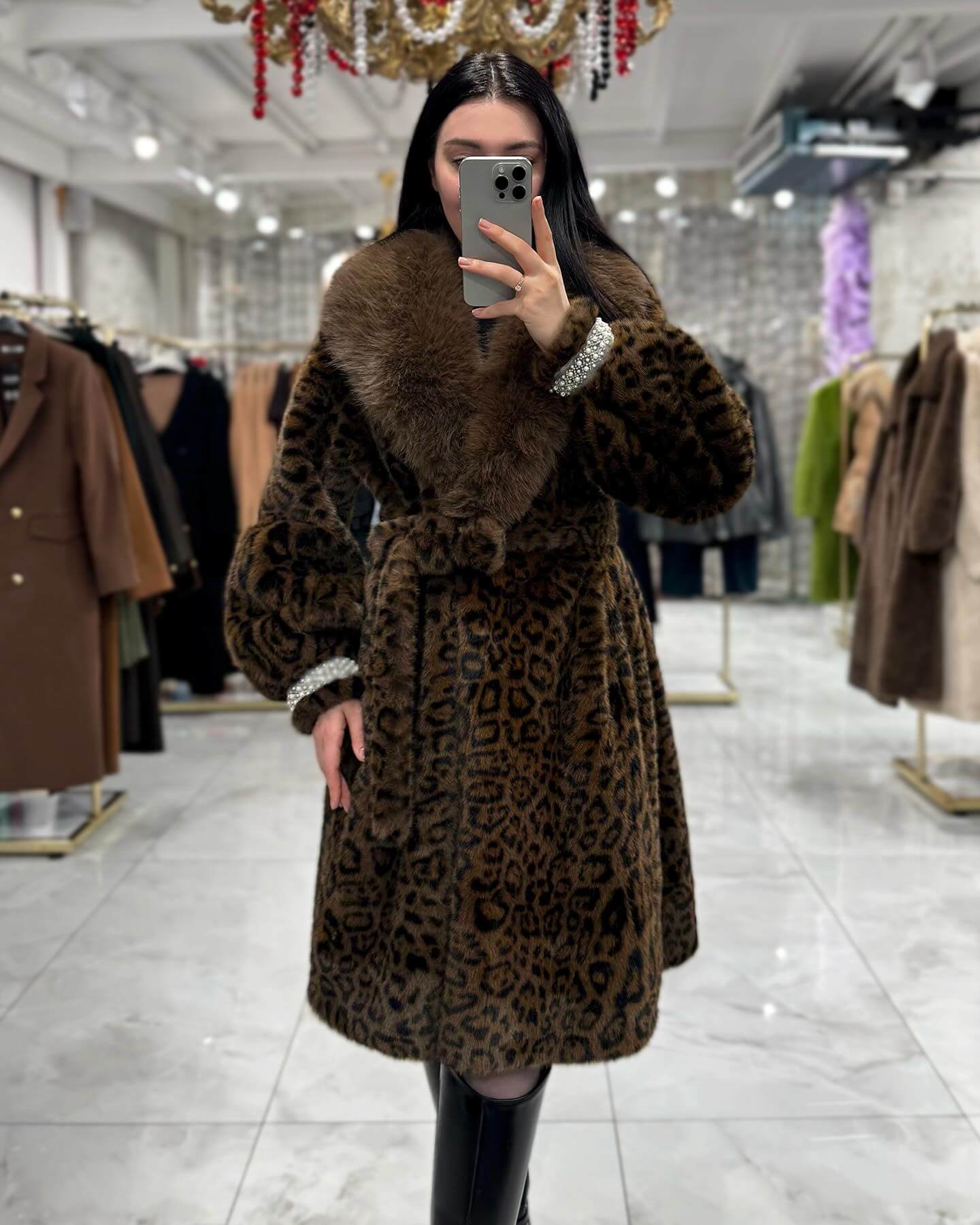 Klea Leopar Desenli Midi Boy Kolu İnci İşlemeli İthal Kürk Kahve