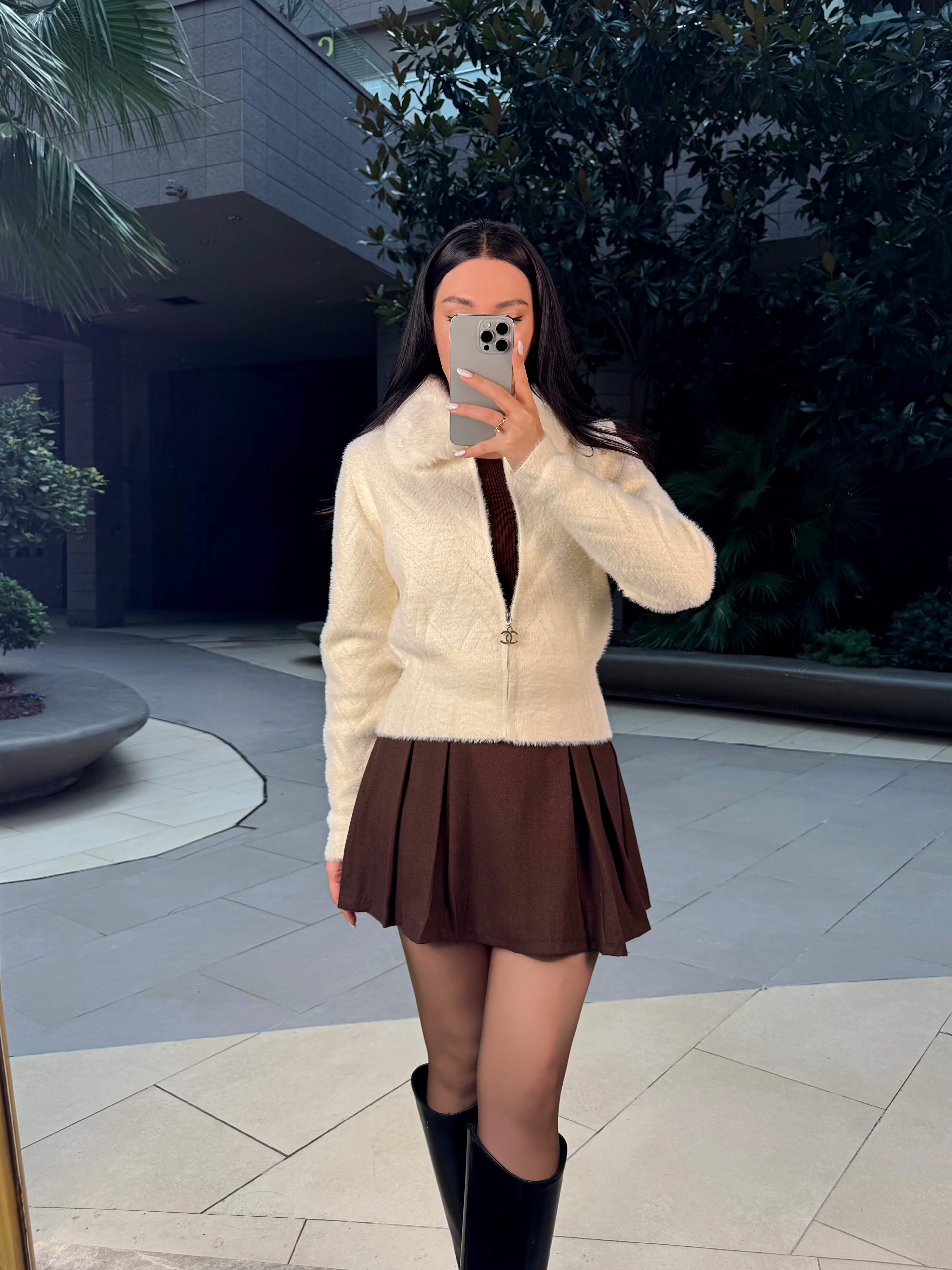 Nixie Yakası Kürklü Zikzak Desenli Fermuarlı Hırka-Vanilya