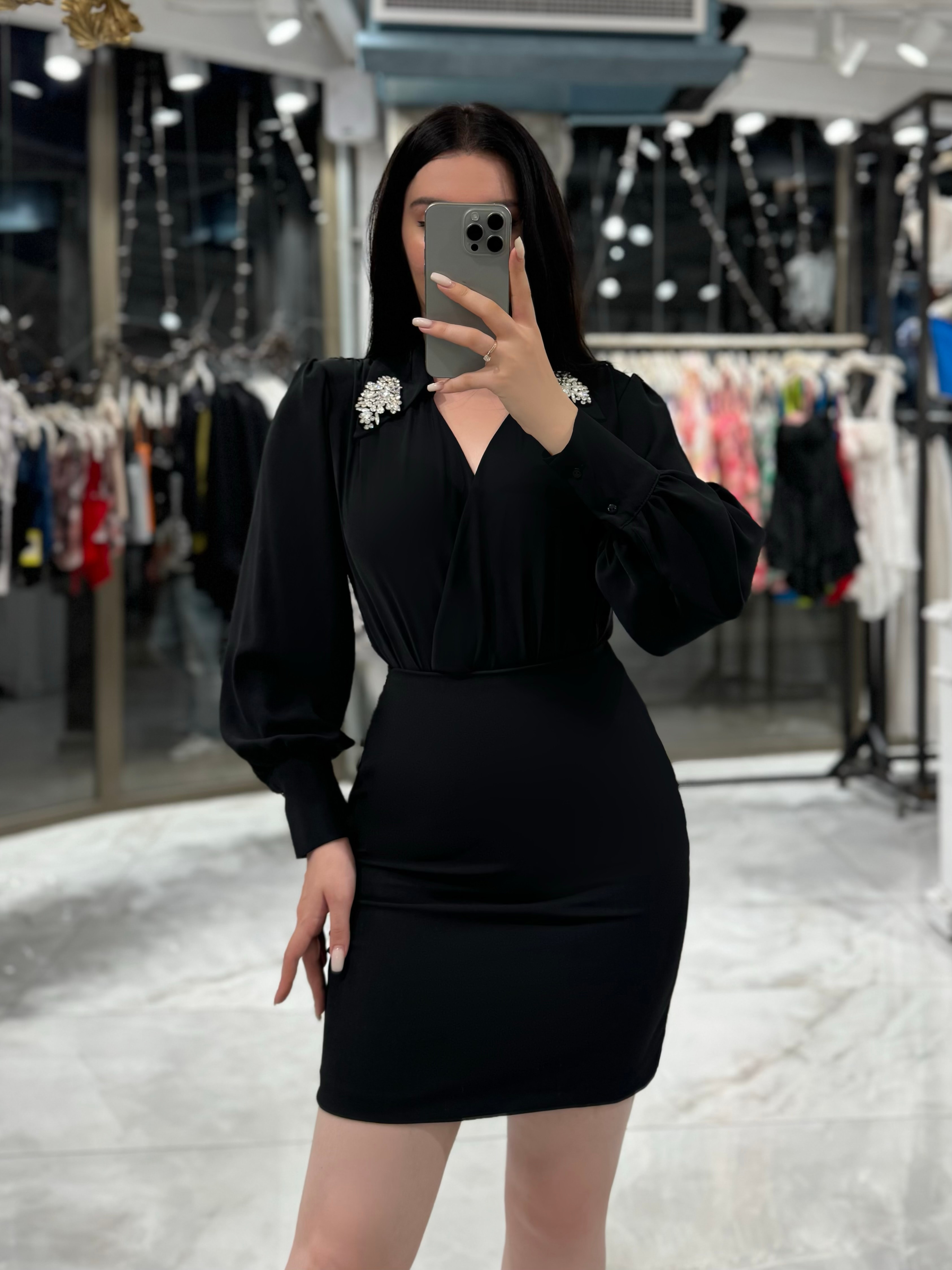 Salome Yakası Aksesuarlı Kruvaze Yaka Bodysuit Siyah