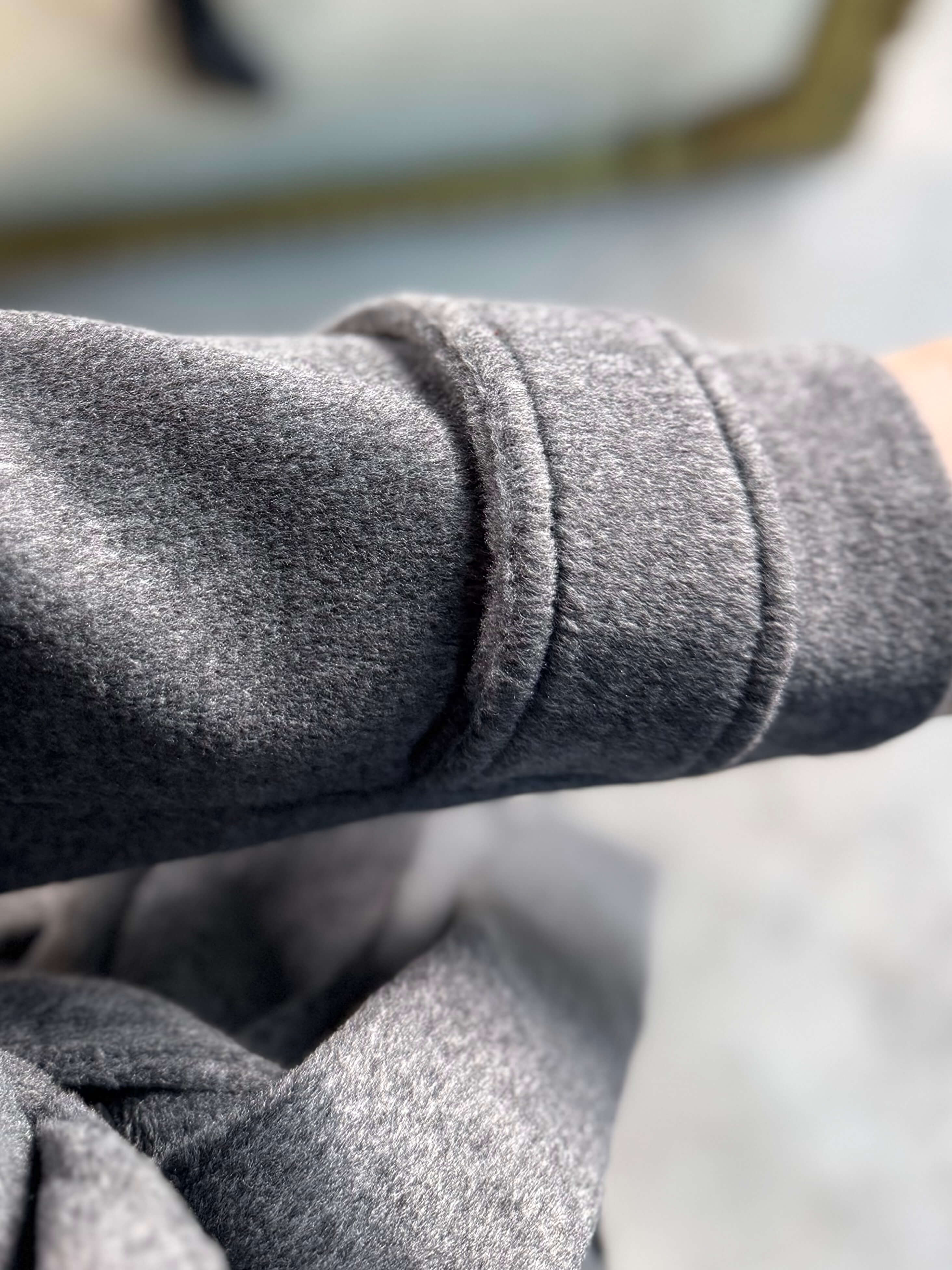 Brendes Kolları Apoletli Kuşaklı Uzun Boy Önü Düğmeli Arkası Yırtmaçlı Yün Karışımlı Rahat Kalıp Kaban Gri