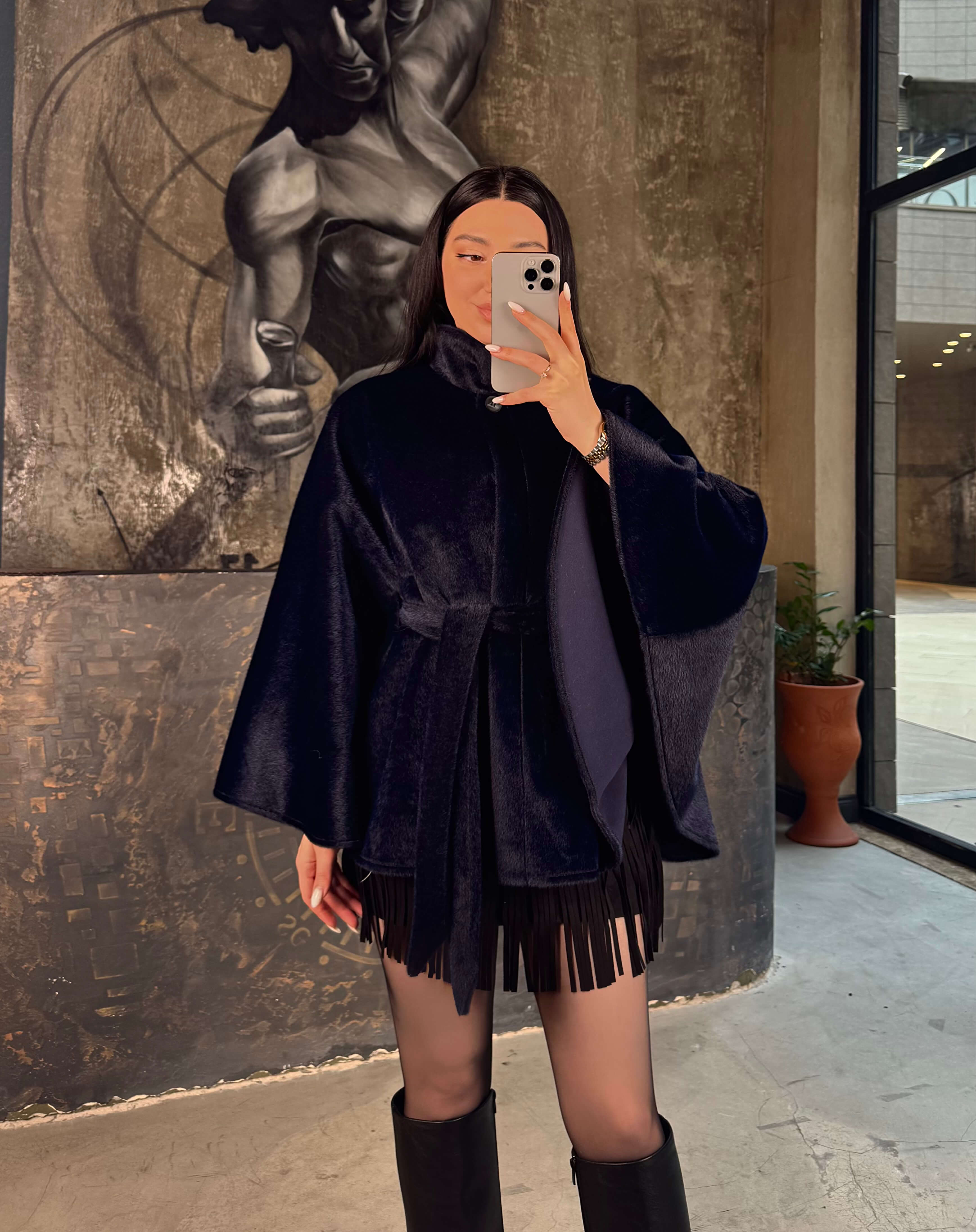 Viyanda Tay Tüyü Kuşaklı Panço Gece Mavisi