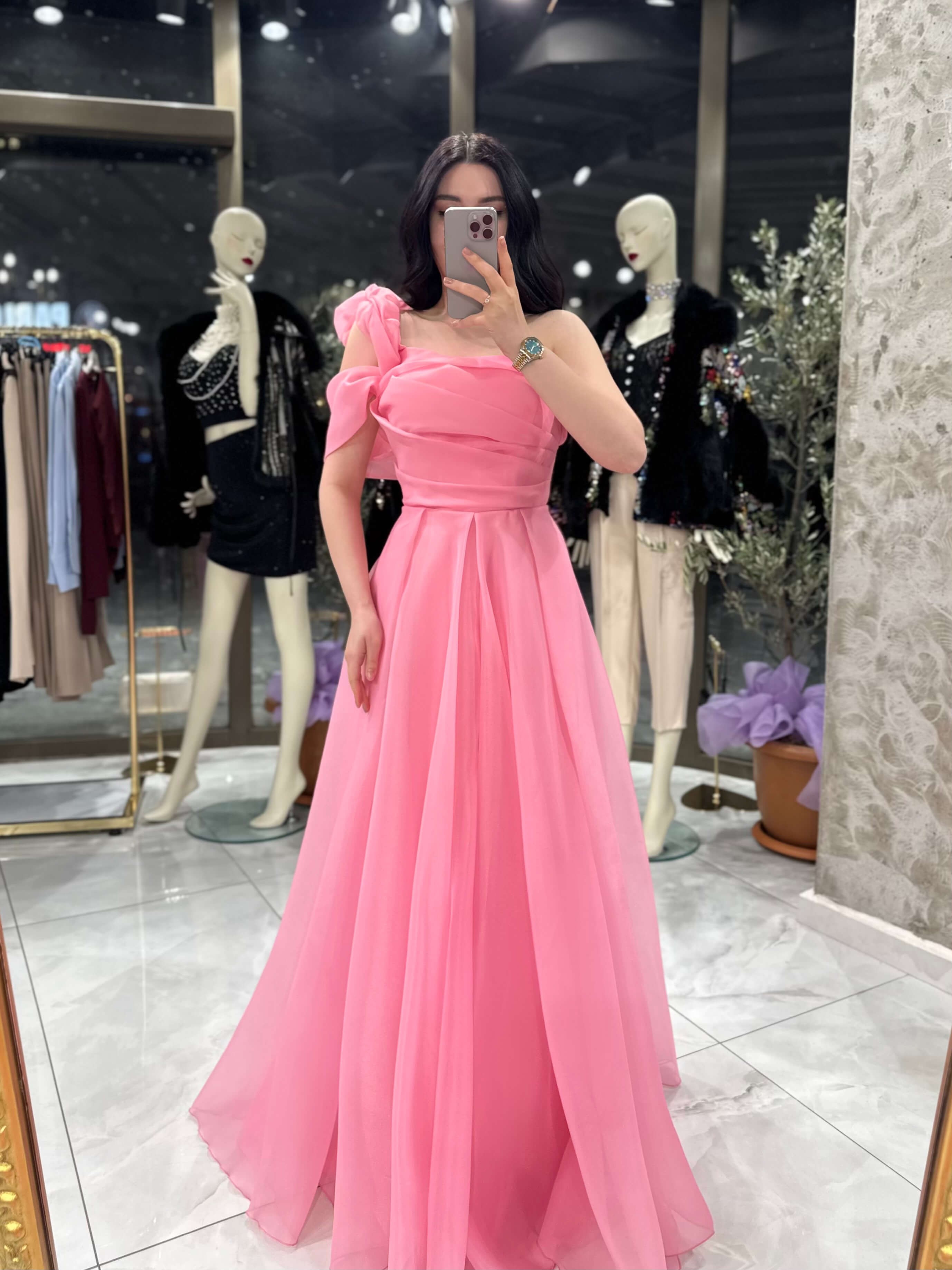 Mariah Büzgülü Tek Kol Arkası İpli Astarlı Organze Uzun Elbise Şeker Pembe