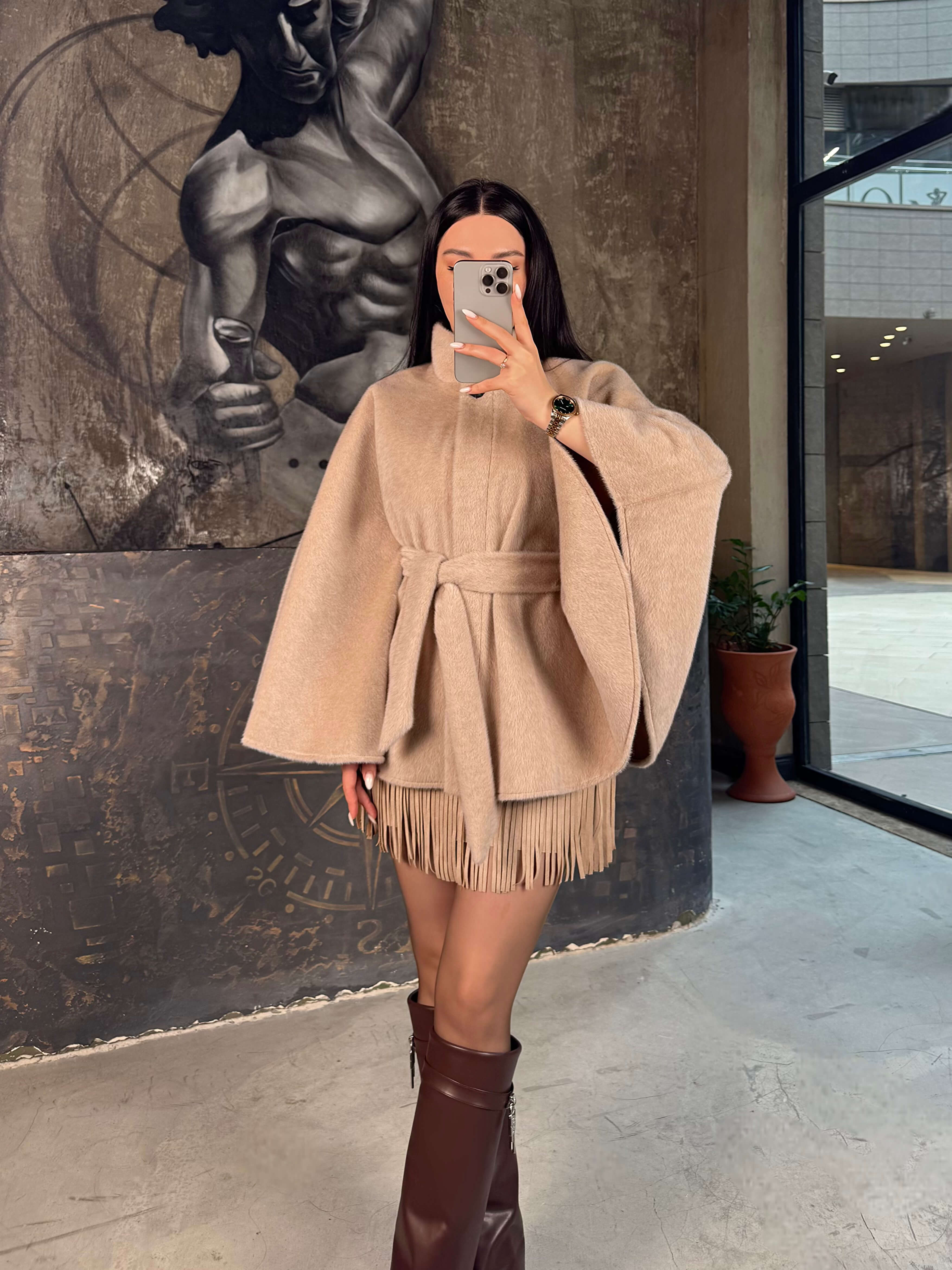 Viyanda Tay Tüyü Kuşaklı Panço Taş