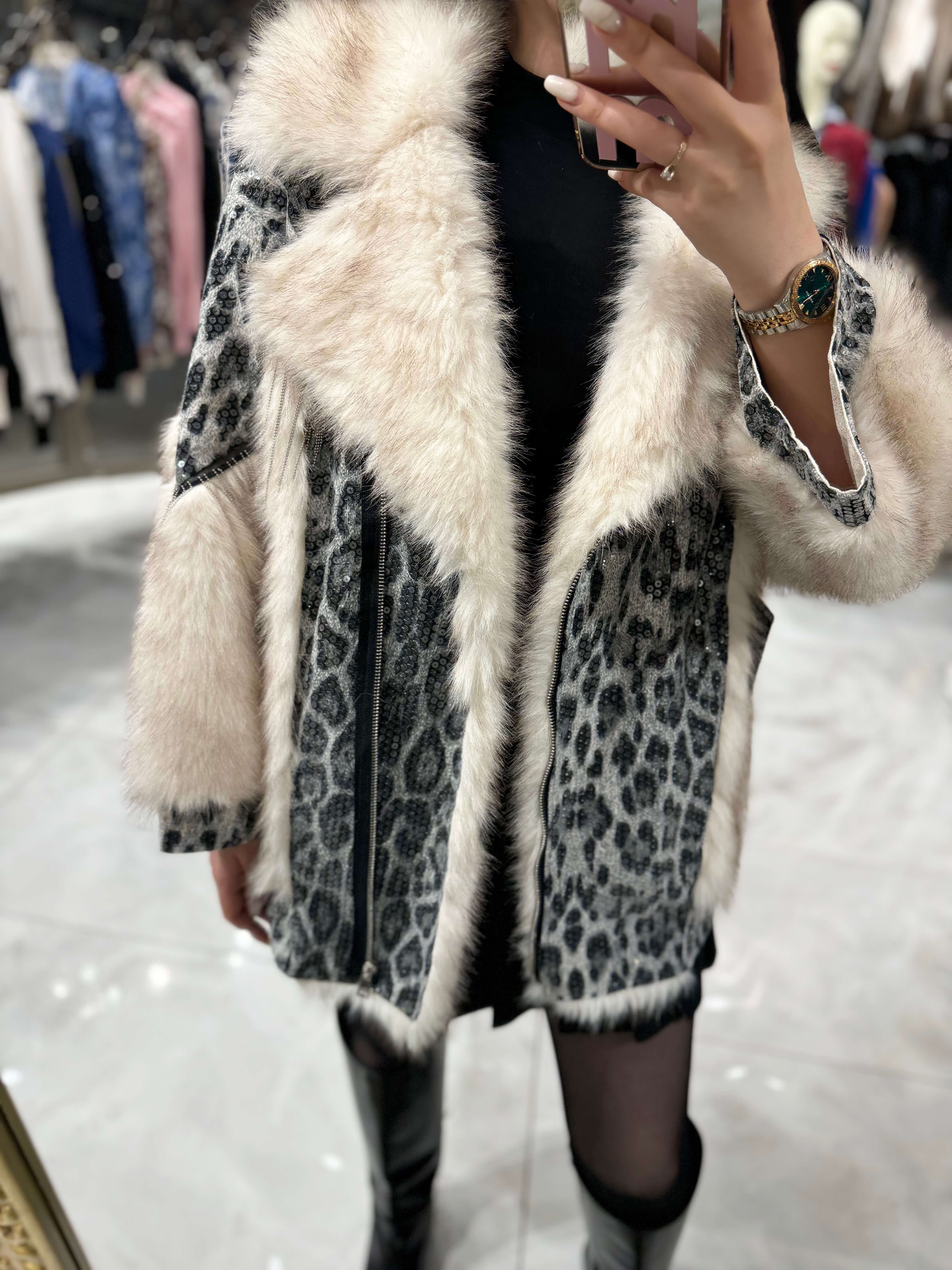 Hola Vip Özel Tasarım İthal Kol Detaylı Kürk Kaban-Leoparlı