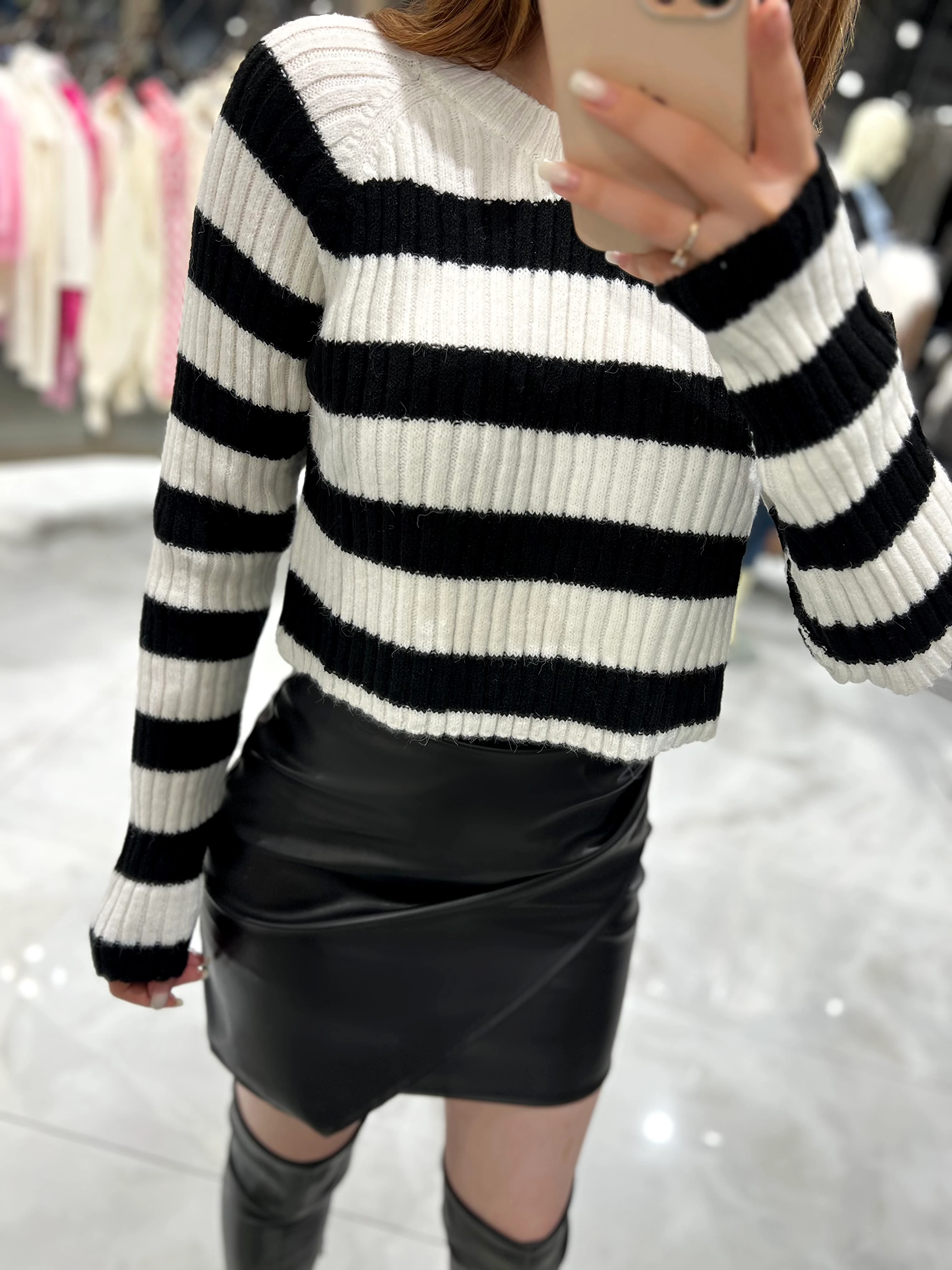 Atina Önü Yırtmaclı Deri Etek-Sİyah