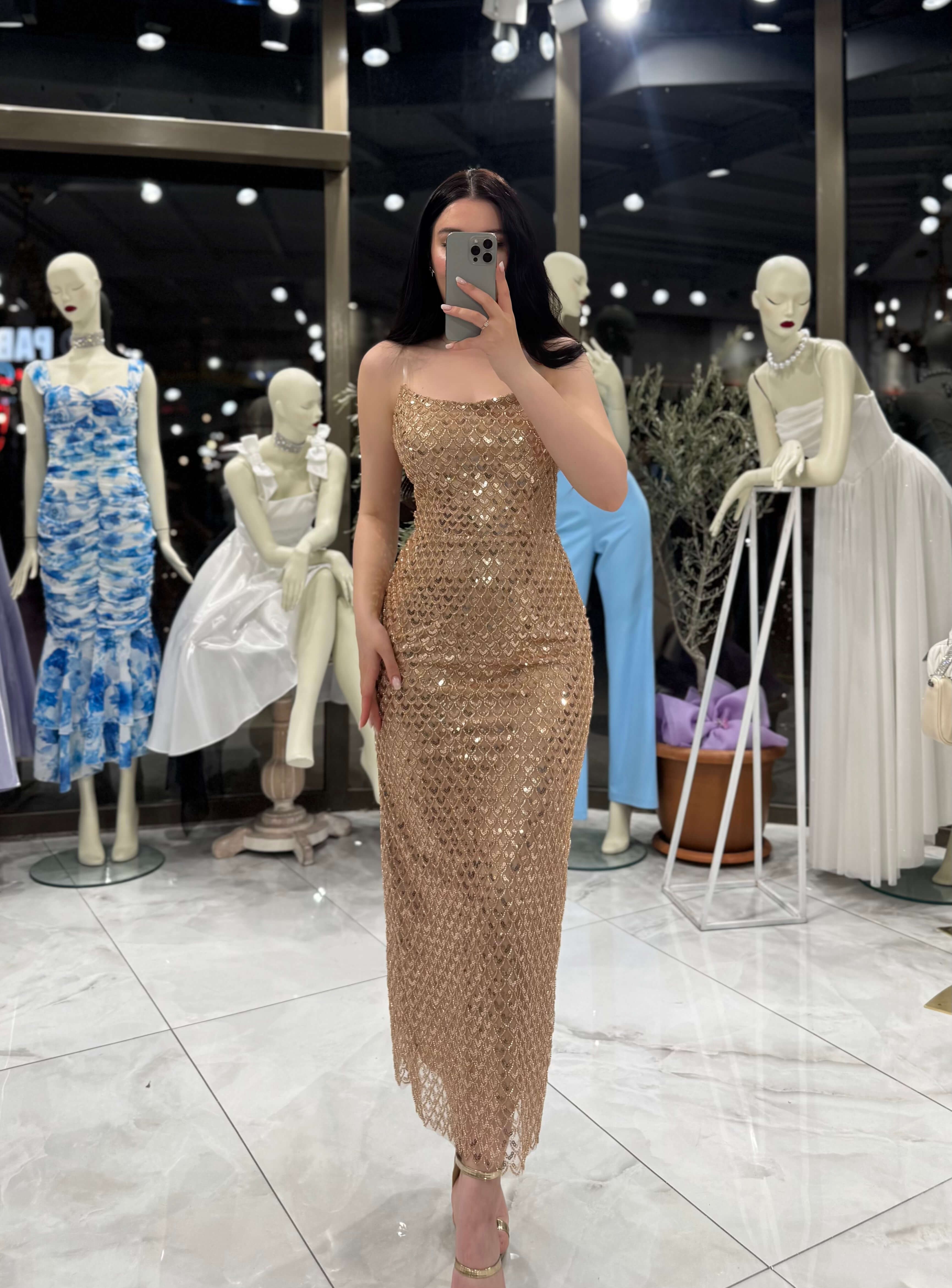 Silviya Straplez Pul Payet İşlemeli Elbise Midi Abiye Koyu Gold