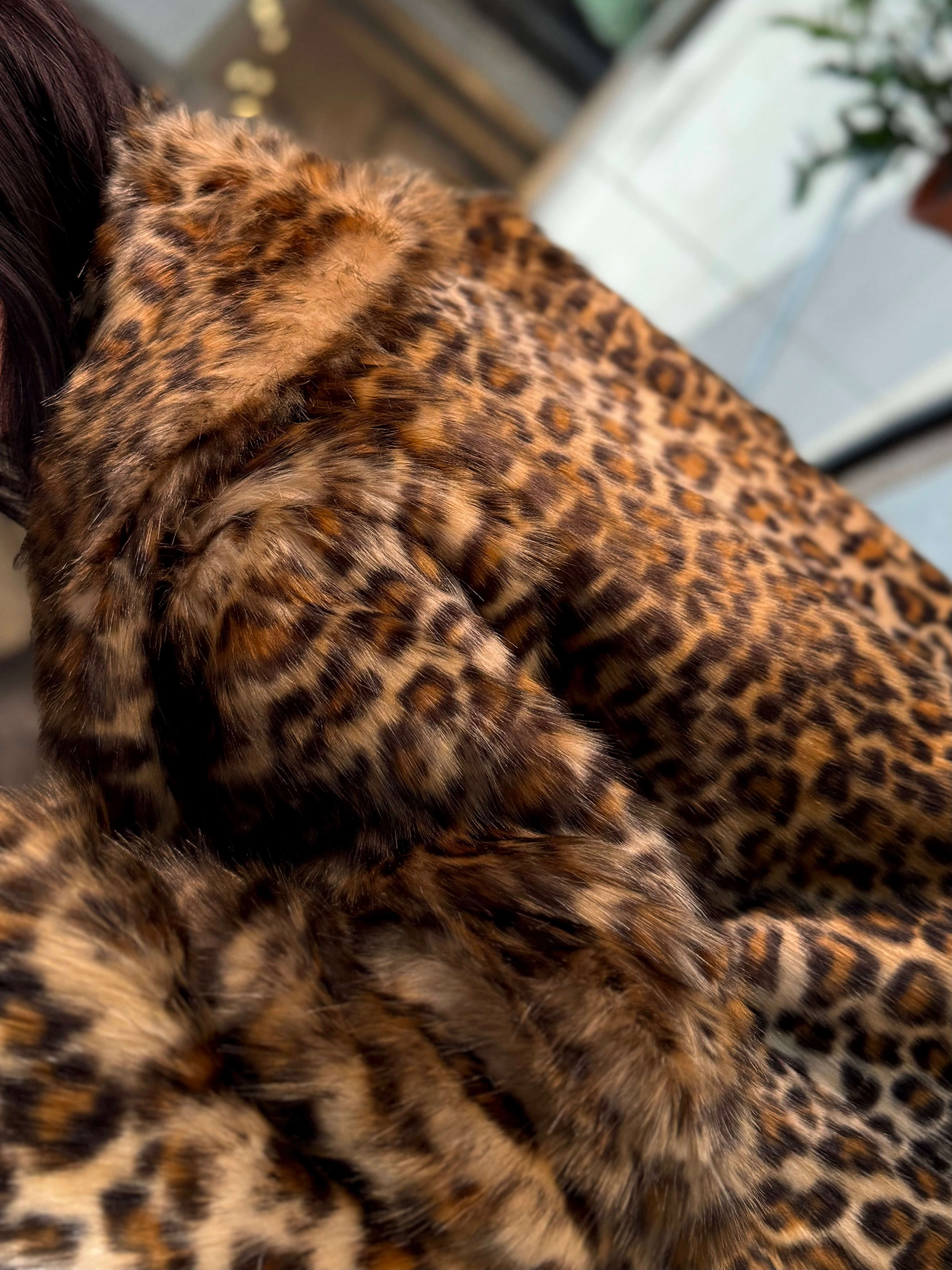 Loyra Kruvaze Yaka Uzun Kürk Kaban Leopar