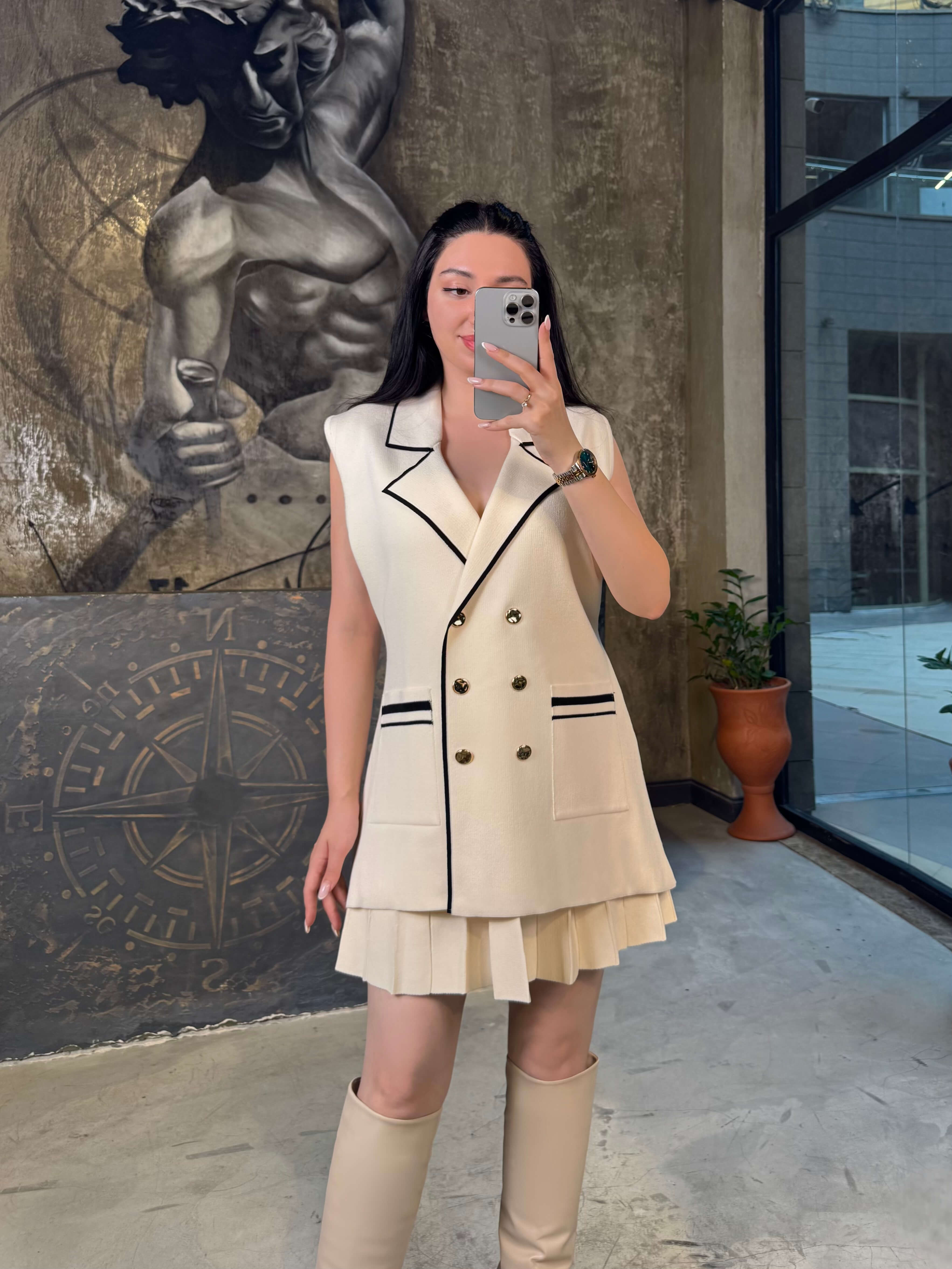 Katrin Kruvaze Yaka Önü Düğmeli Kolsuz Ceket Yelek Krem