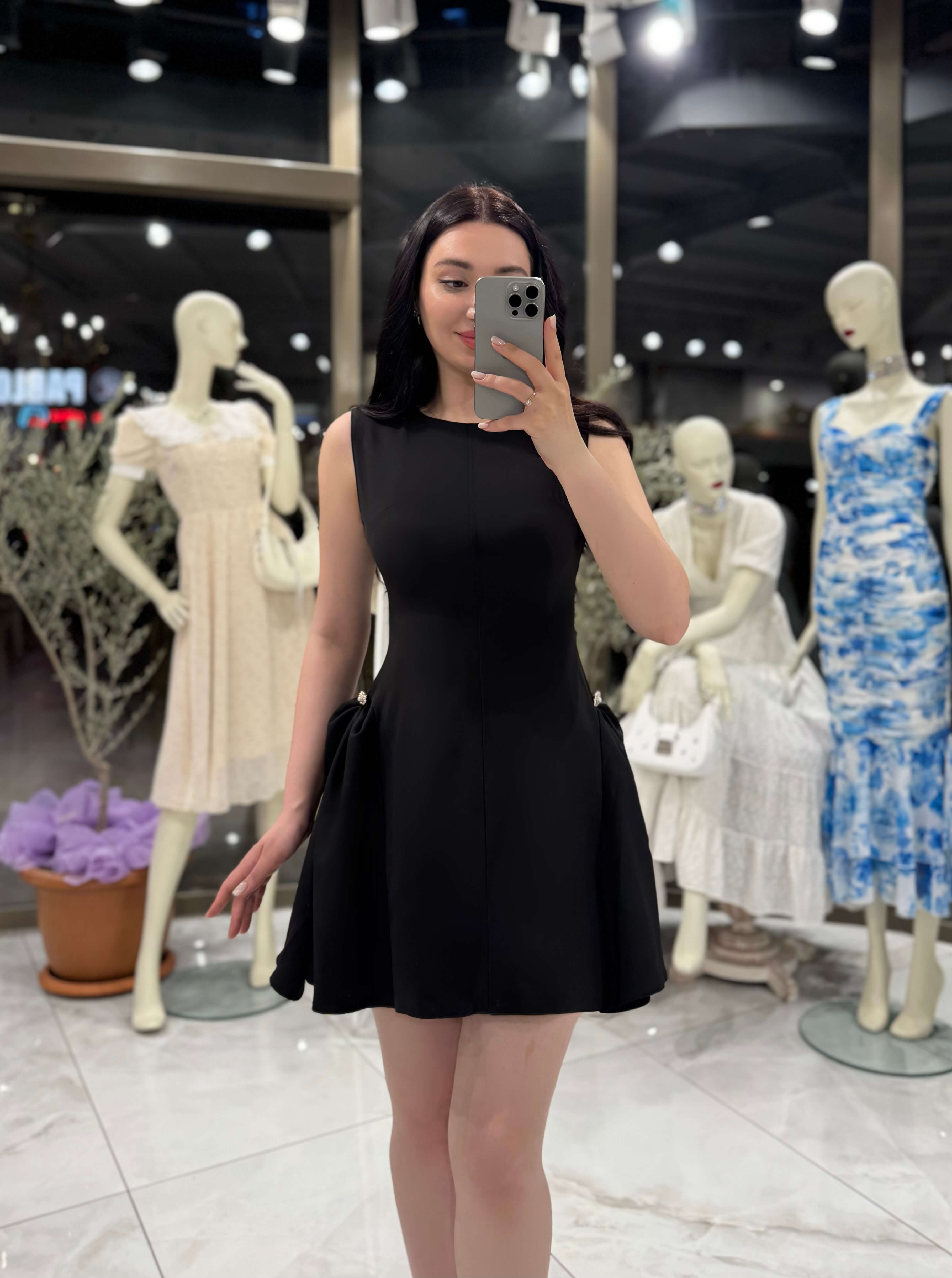 Rika Eteği Yan Düğme Detaylı Mini Elbise Siyah
