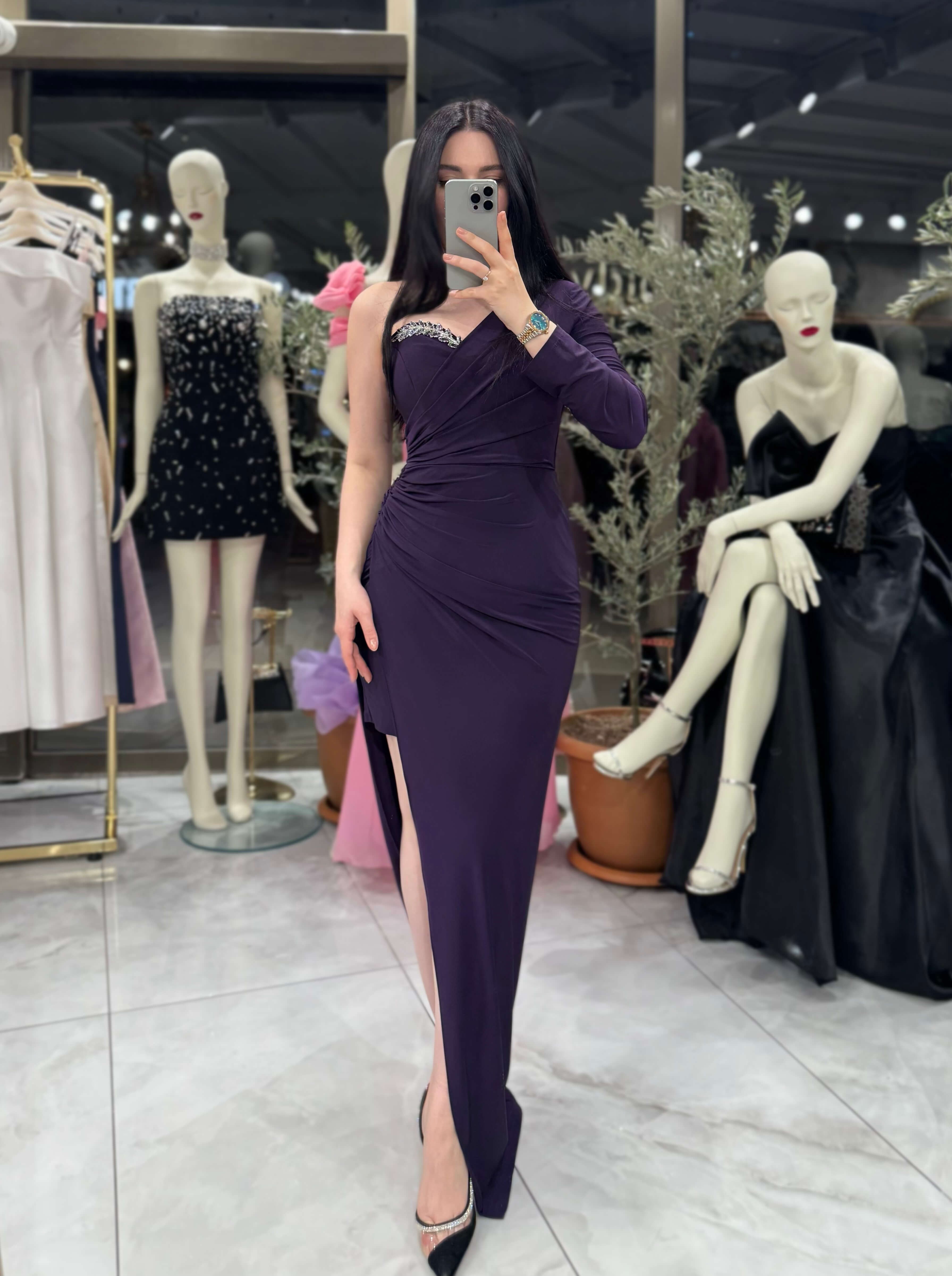 Agatha Yaprak Taş İşlemeli Tek Kol Drapeli Mini Elbise Mor