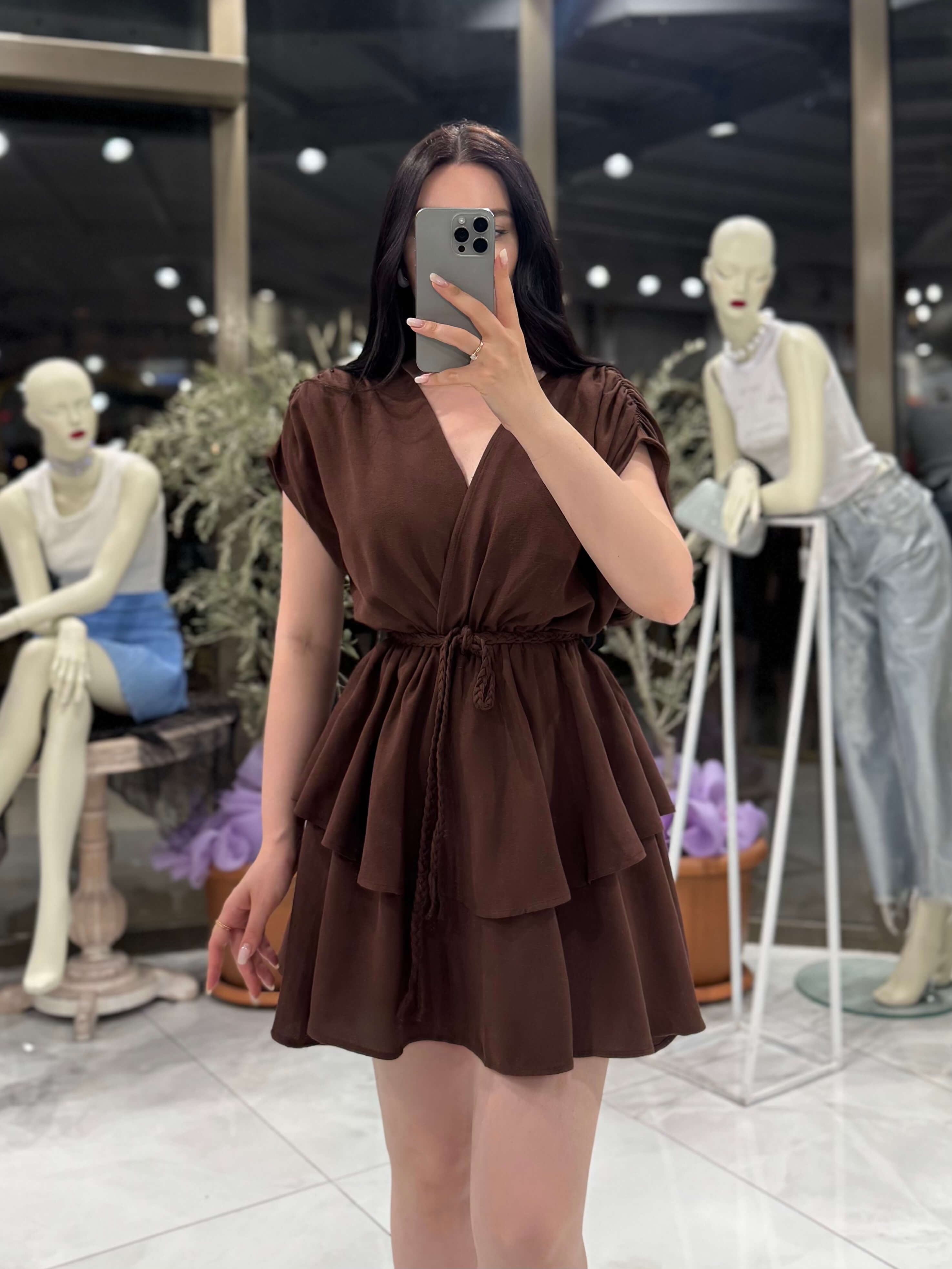 Lavi Eteği Pileli Boho Style Omuzları Büzgülü Pamuk Keten Karışımı Mini Elbise Kahve