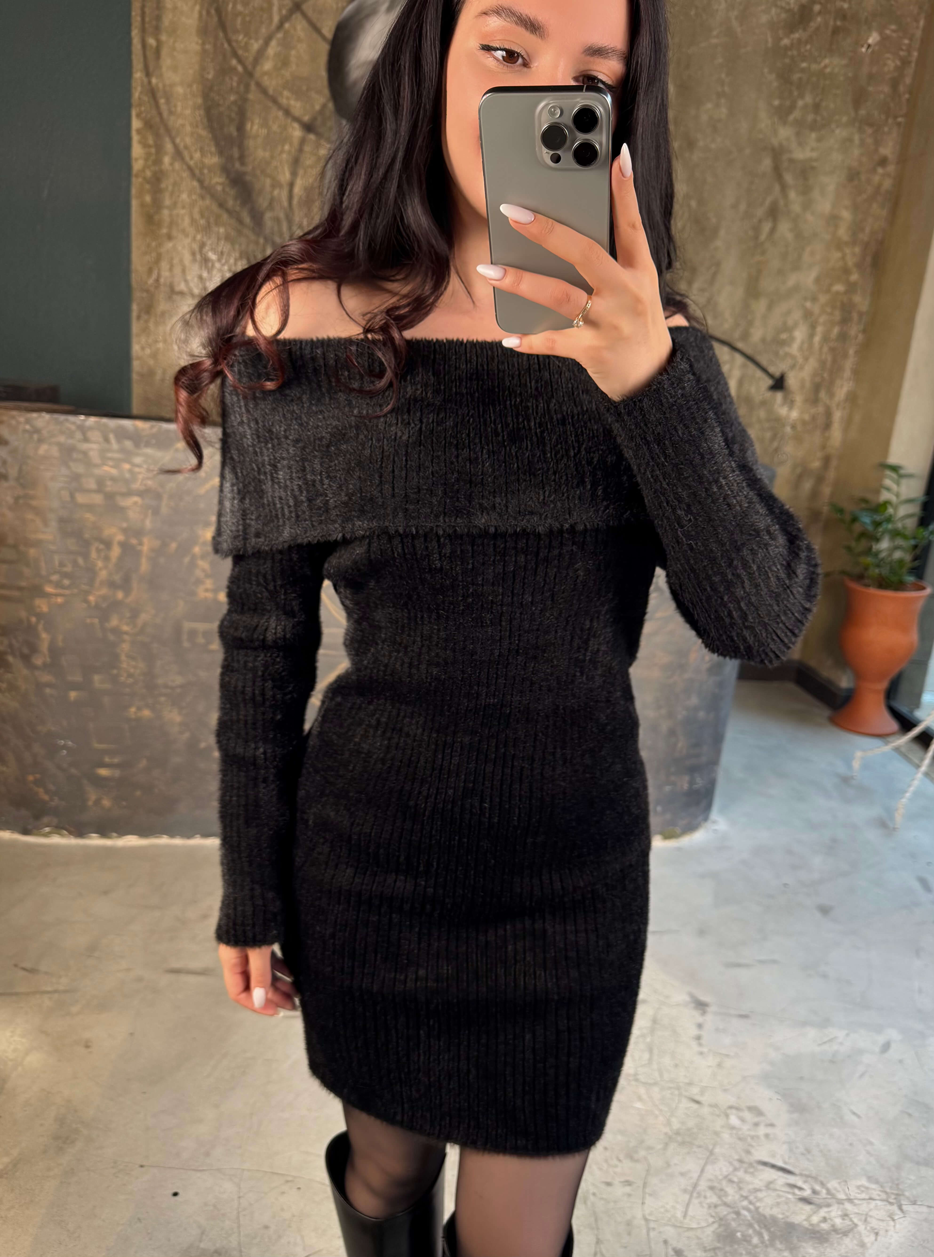 Rita Madonna Yaka Kırçıllı Mini Elbise Siyah