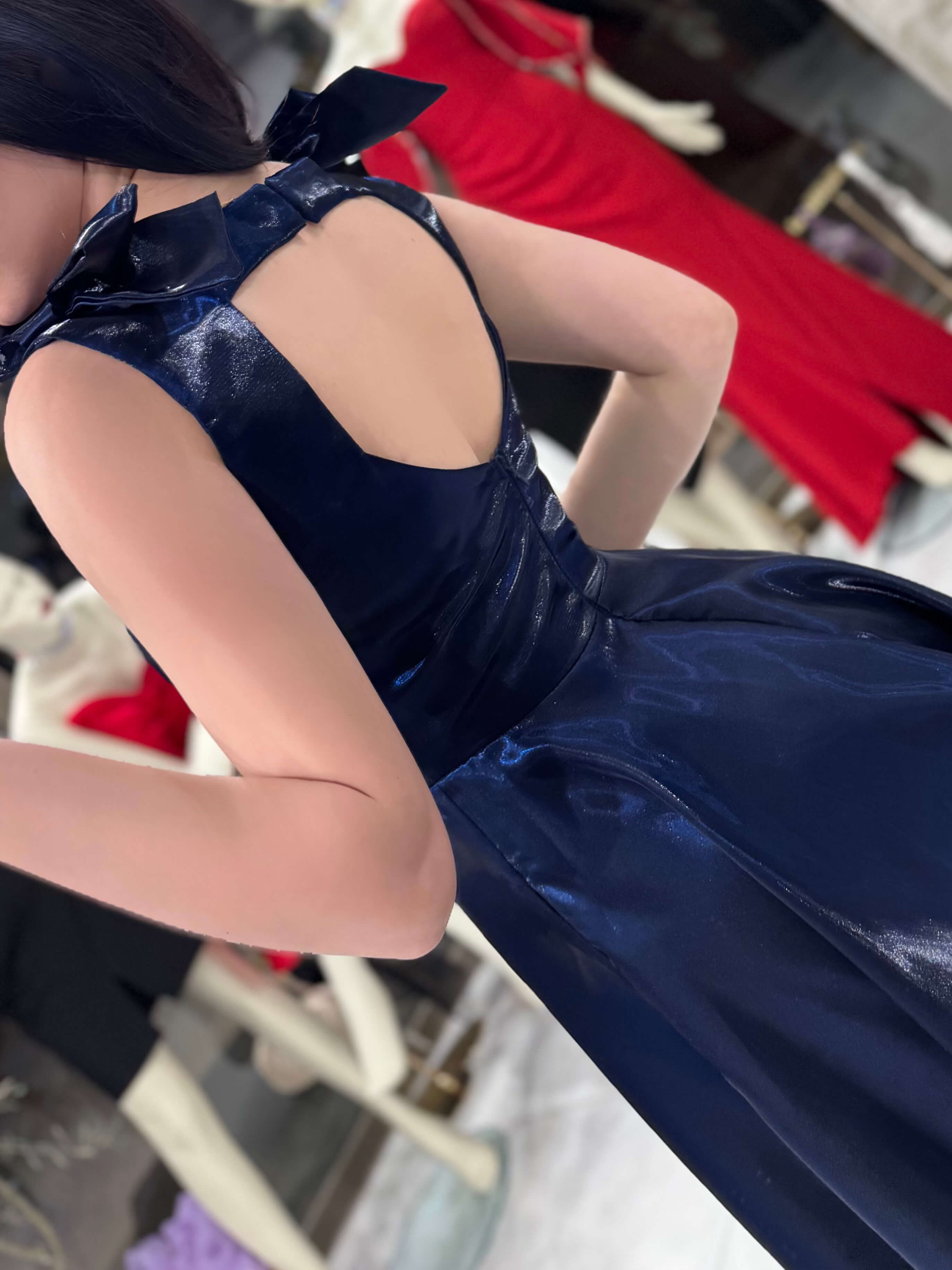 Lilit Askısı Fiyonk Detaylı Arkası Dekolteli Midi Boy Parlak Abiye Elbise Lacivert