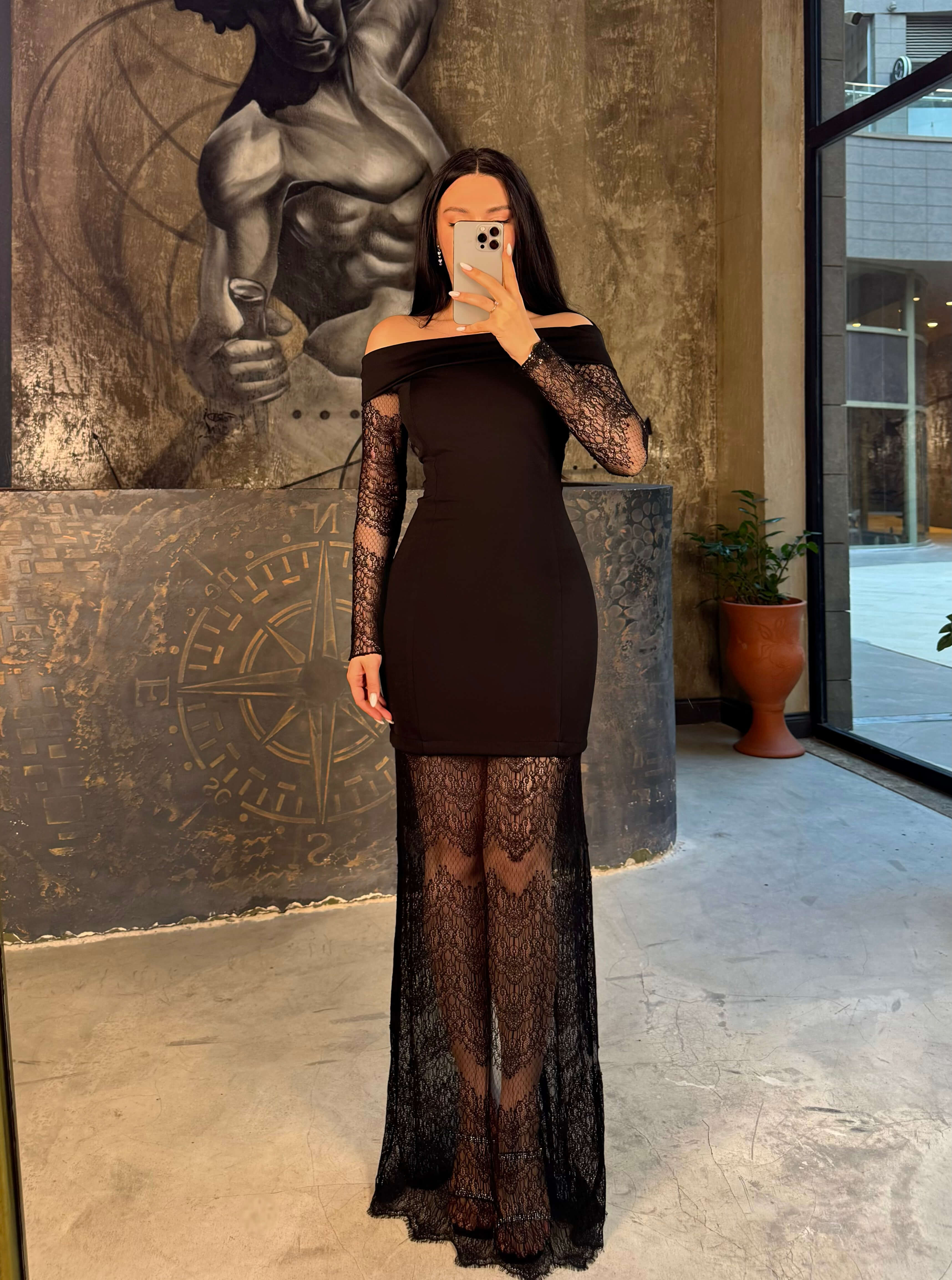 Aris Madona Yaka Kol Ve Eteği Dantel Uzun Elbise Siyah