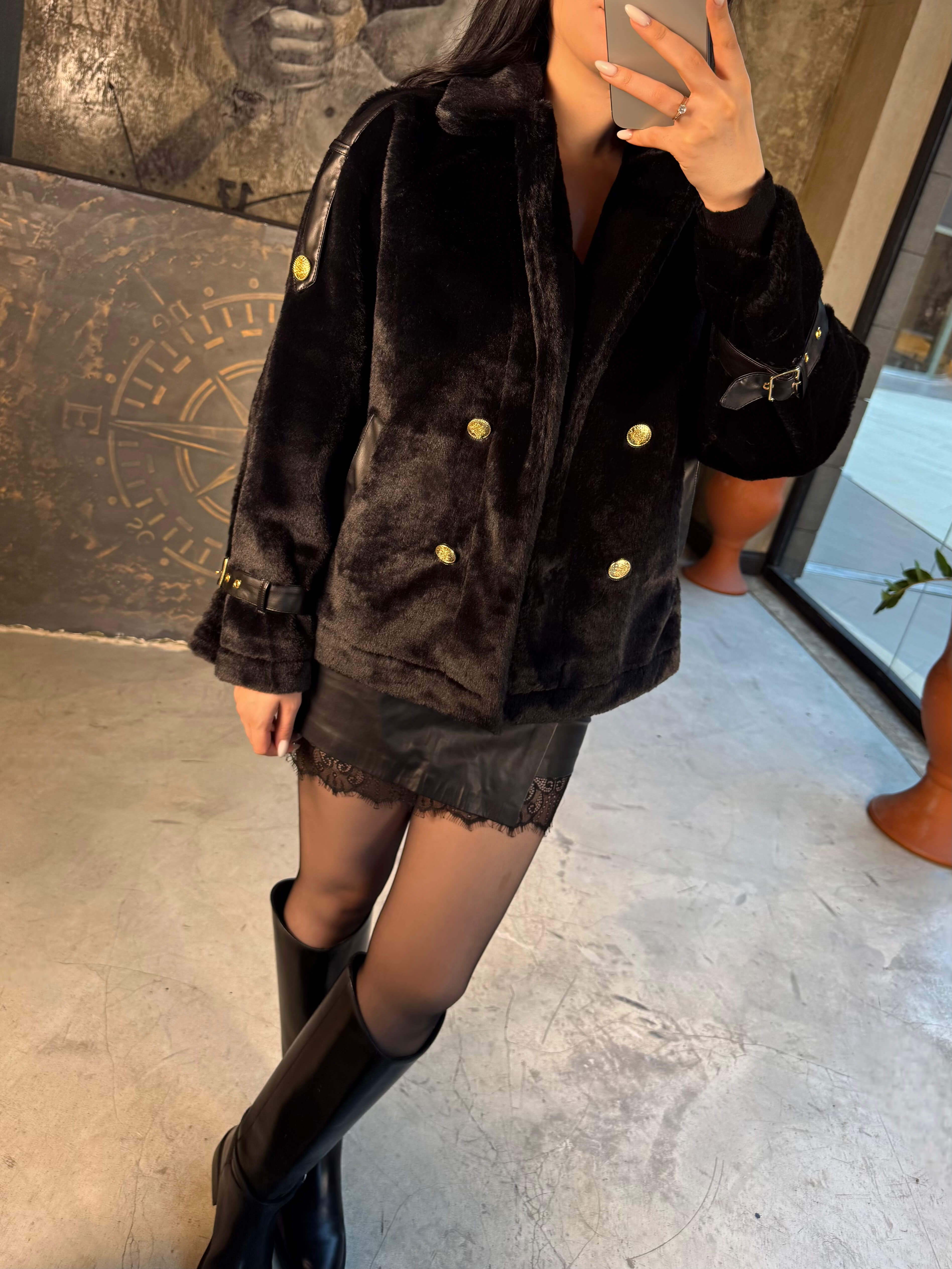 Roman Gold Düğmeli Deri Apolet Detaylı Peluş Kısa Mont Ceket Siyah