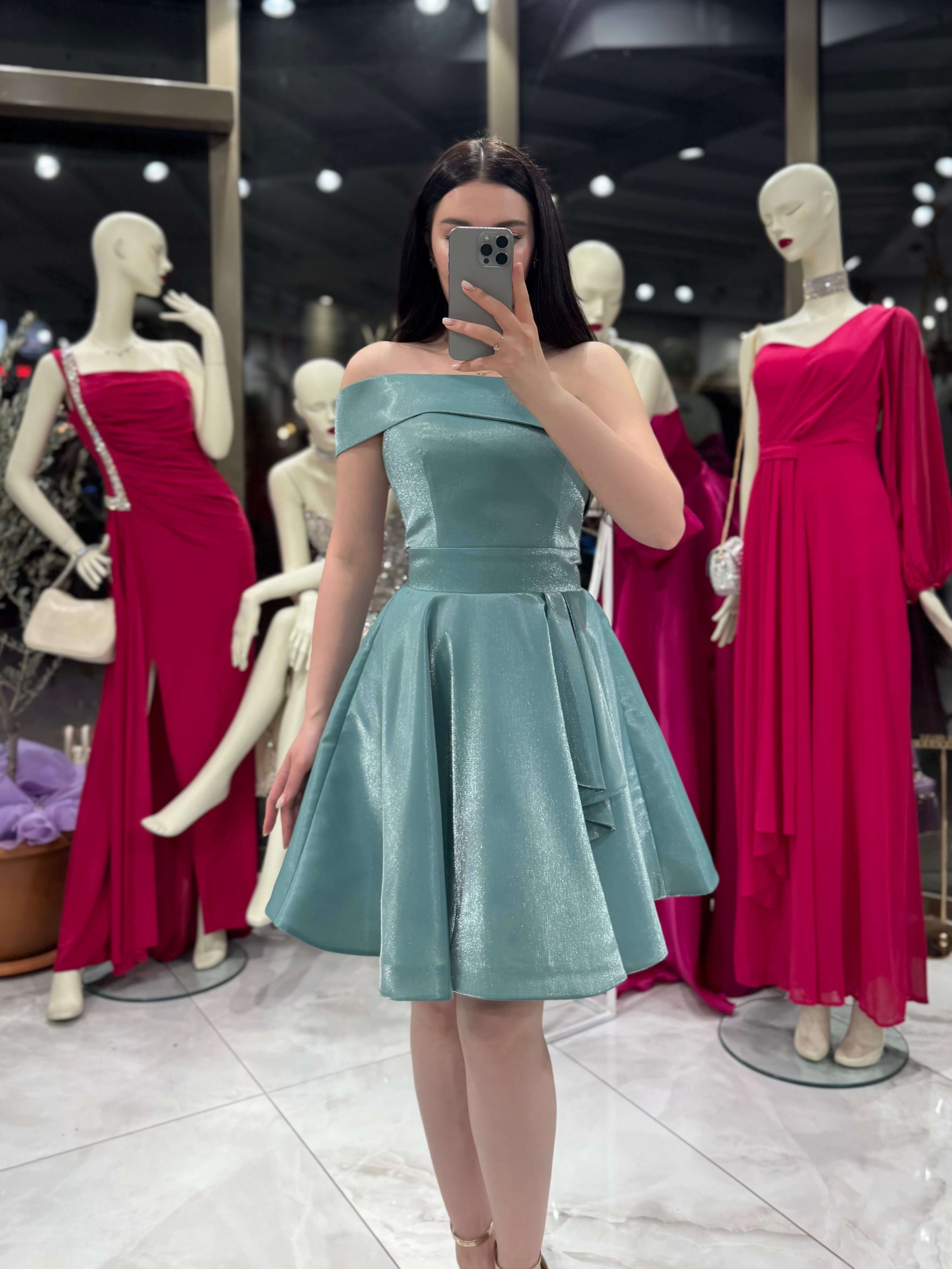 Nona Omuz Detaylı Parlak Mini Eteği Kloş Elbise Abiye Mint Yeşili