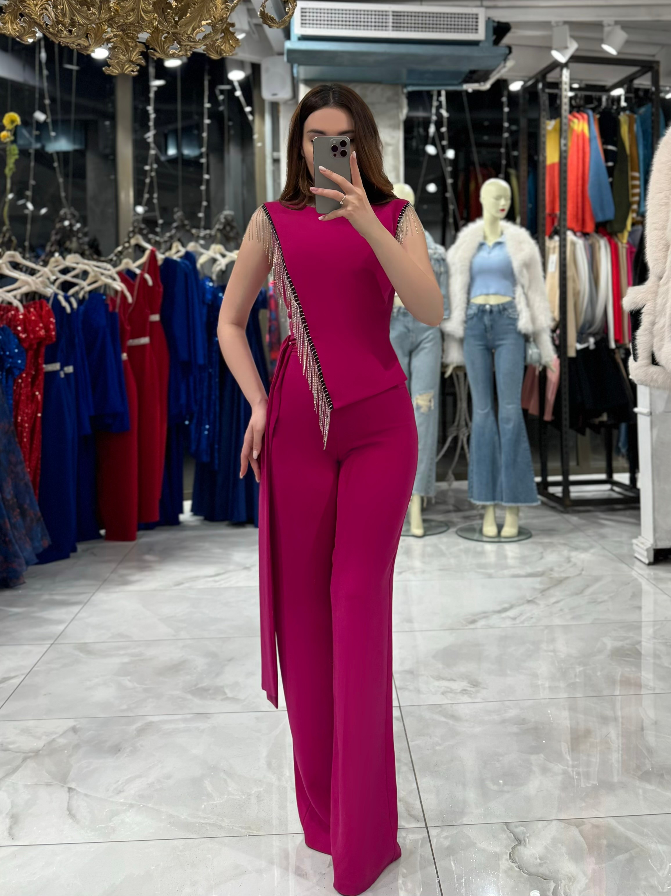 Tereza Yandan Bağlamalı Zincir Taş Detaylı Tulum-Fuşya