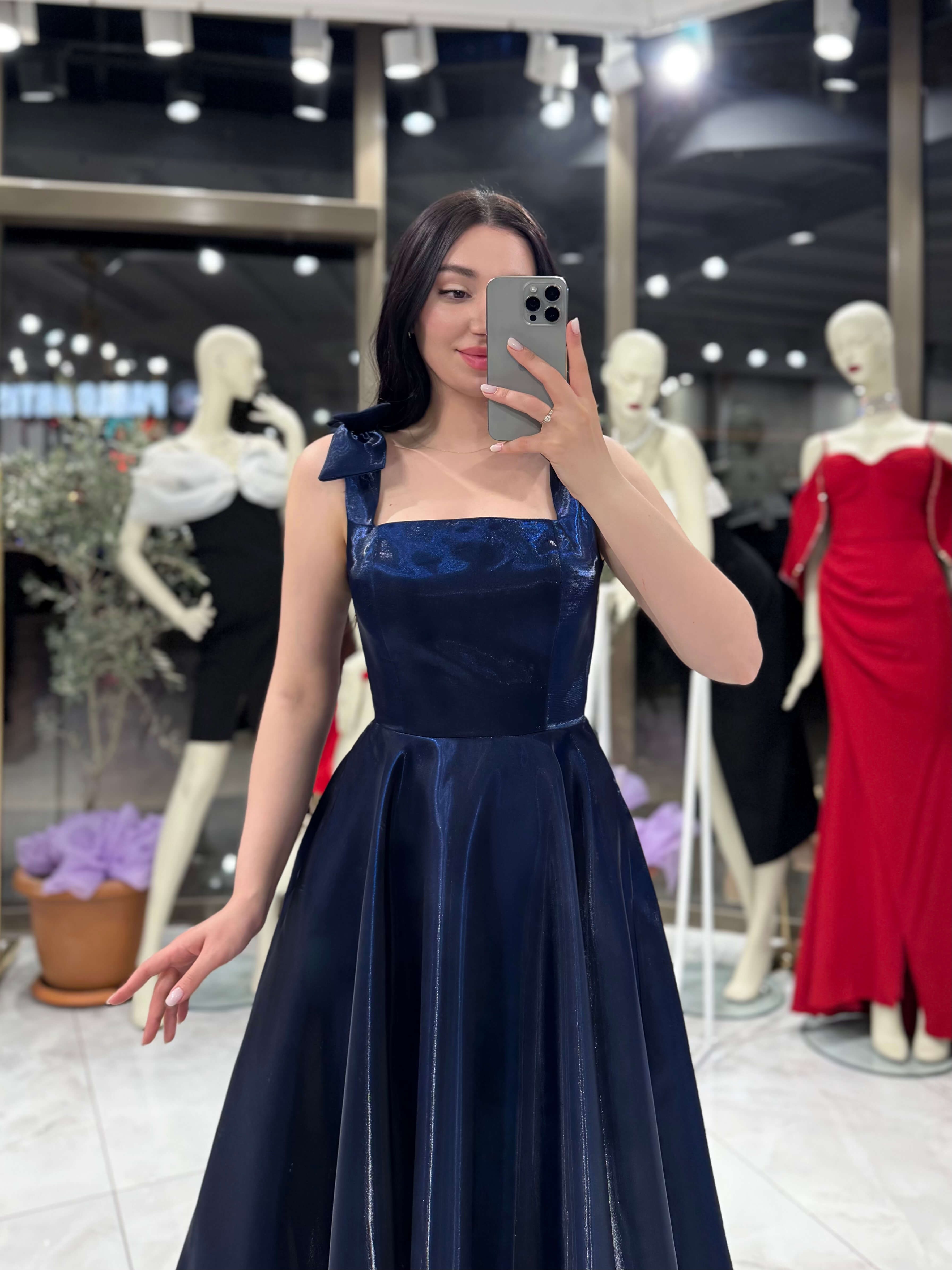 Lilit Askısı Fiyonk Detaylı Arkası Dekolteli Midi Boy Parlak Abiye Elbise Lacivert