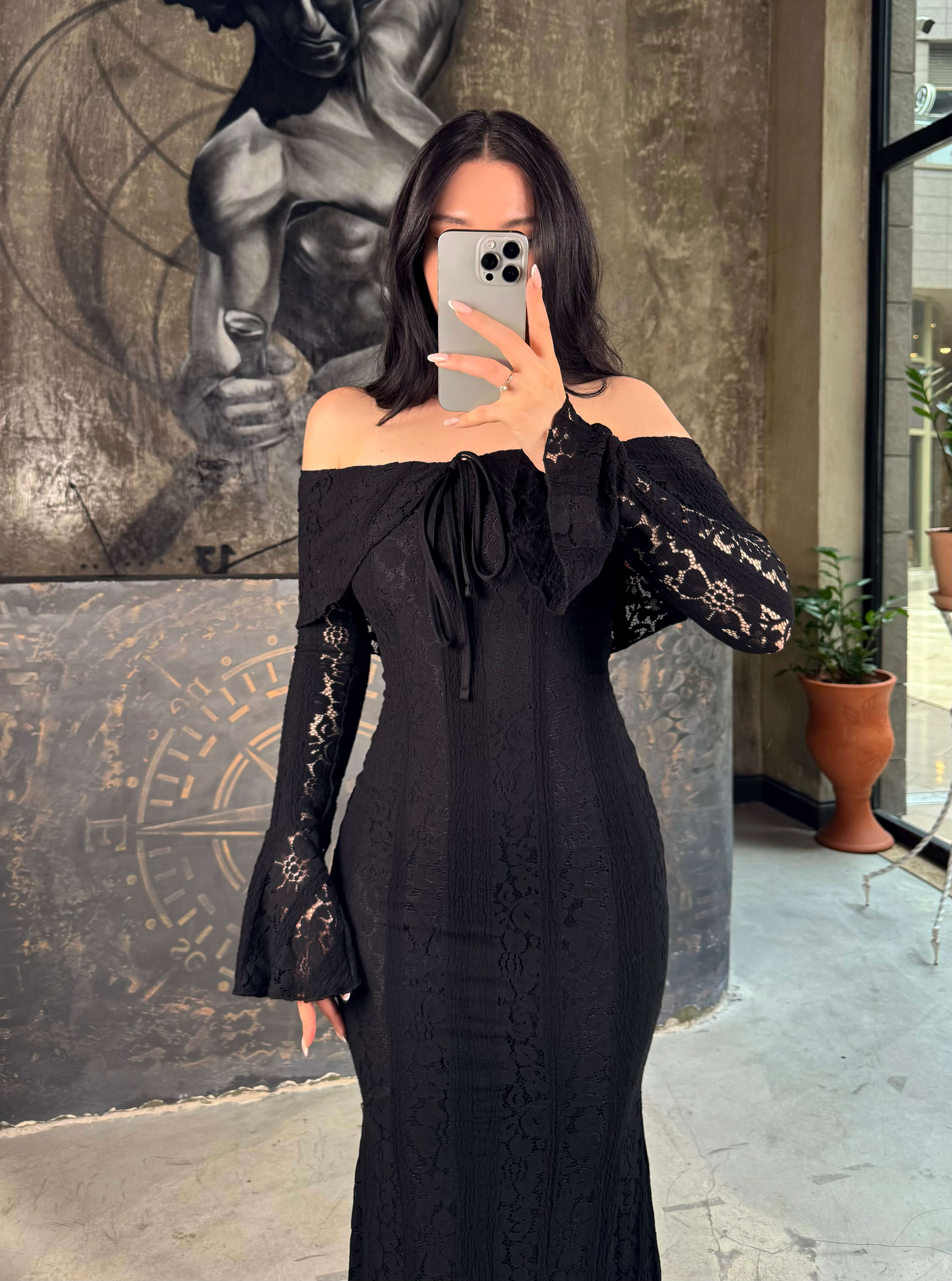 Sofya Madona Yaka Uzun Kol Dantel Midi Boy Elbise Siyah