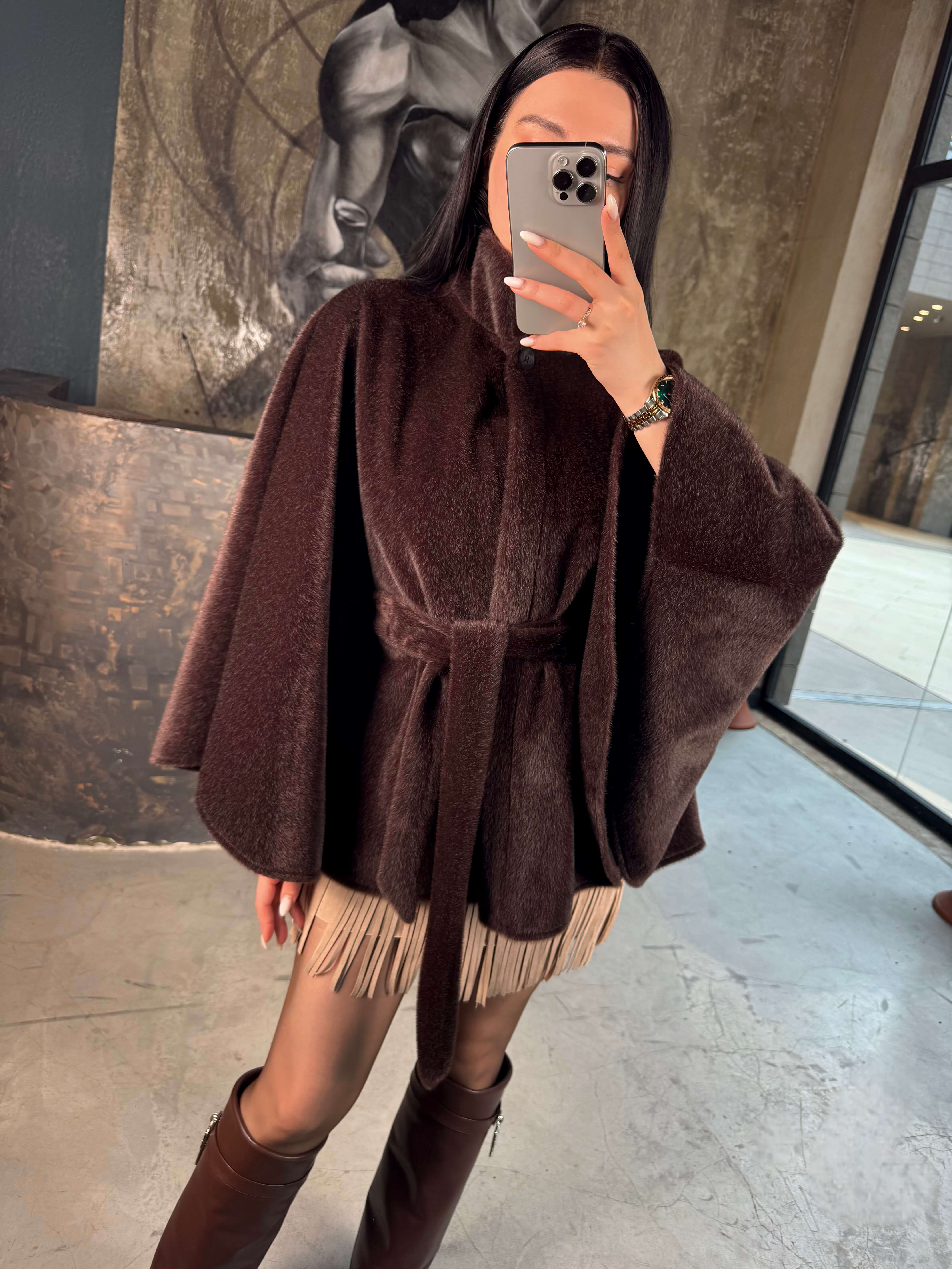 Viyanda Tay Tüyü Kuşaklı Panço Kahve