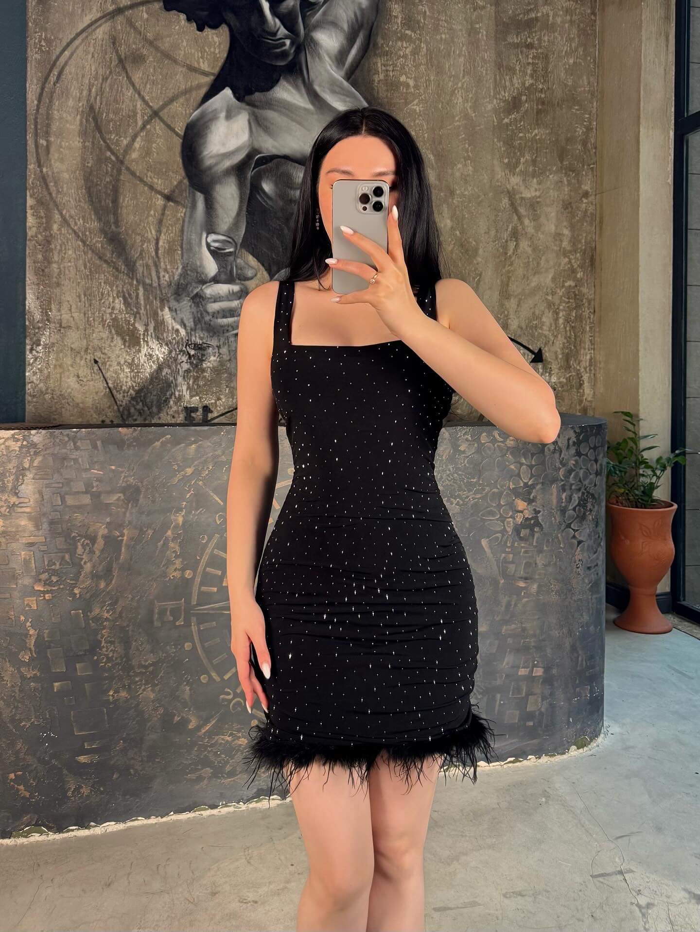 Miranda Kalın Askılı Eteği Tüy Taşlı Mini Elbise Siyah