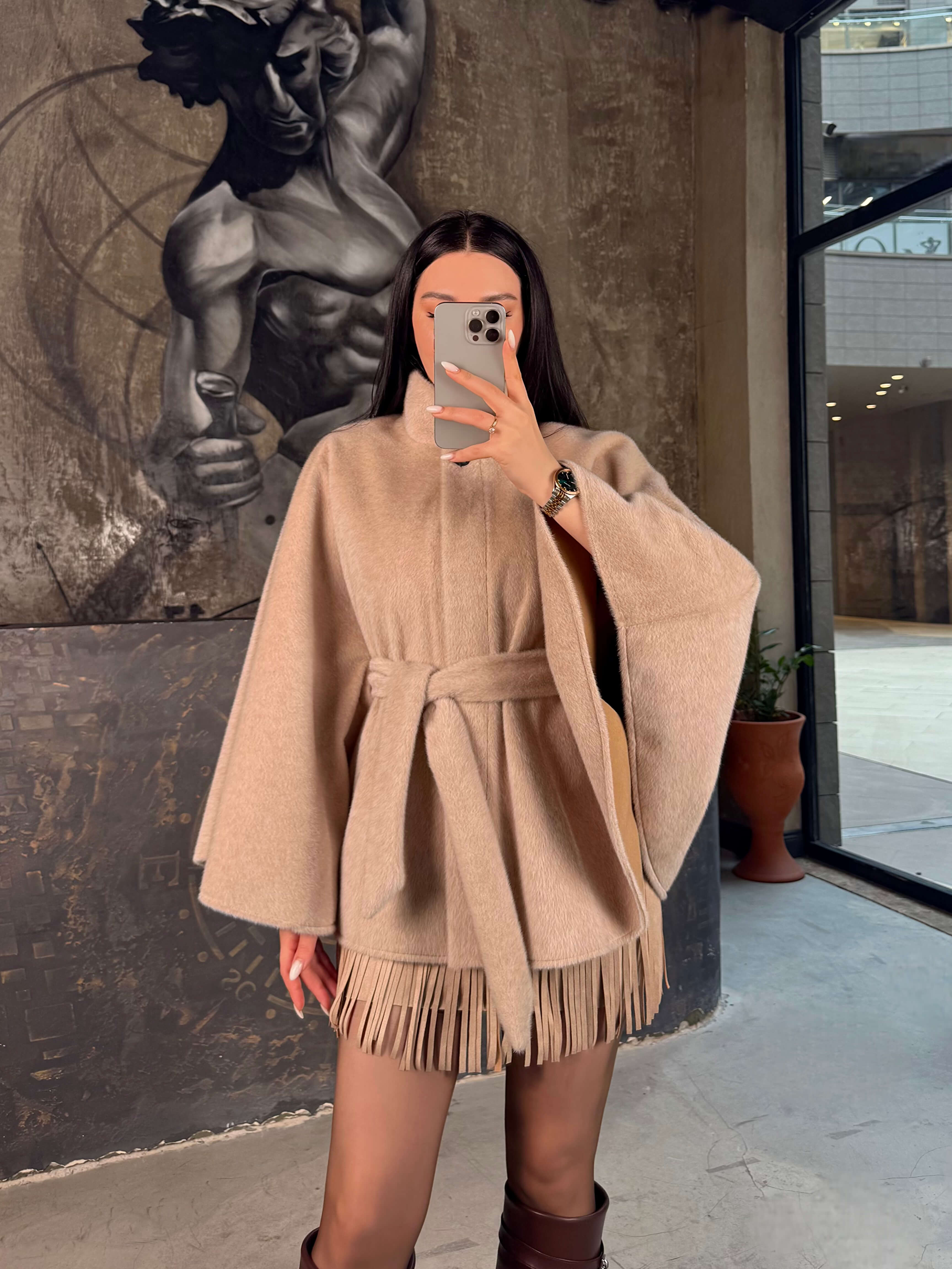 Viyanda Tay Tüyü Kuşaklı Panço Taş