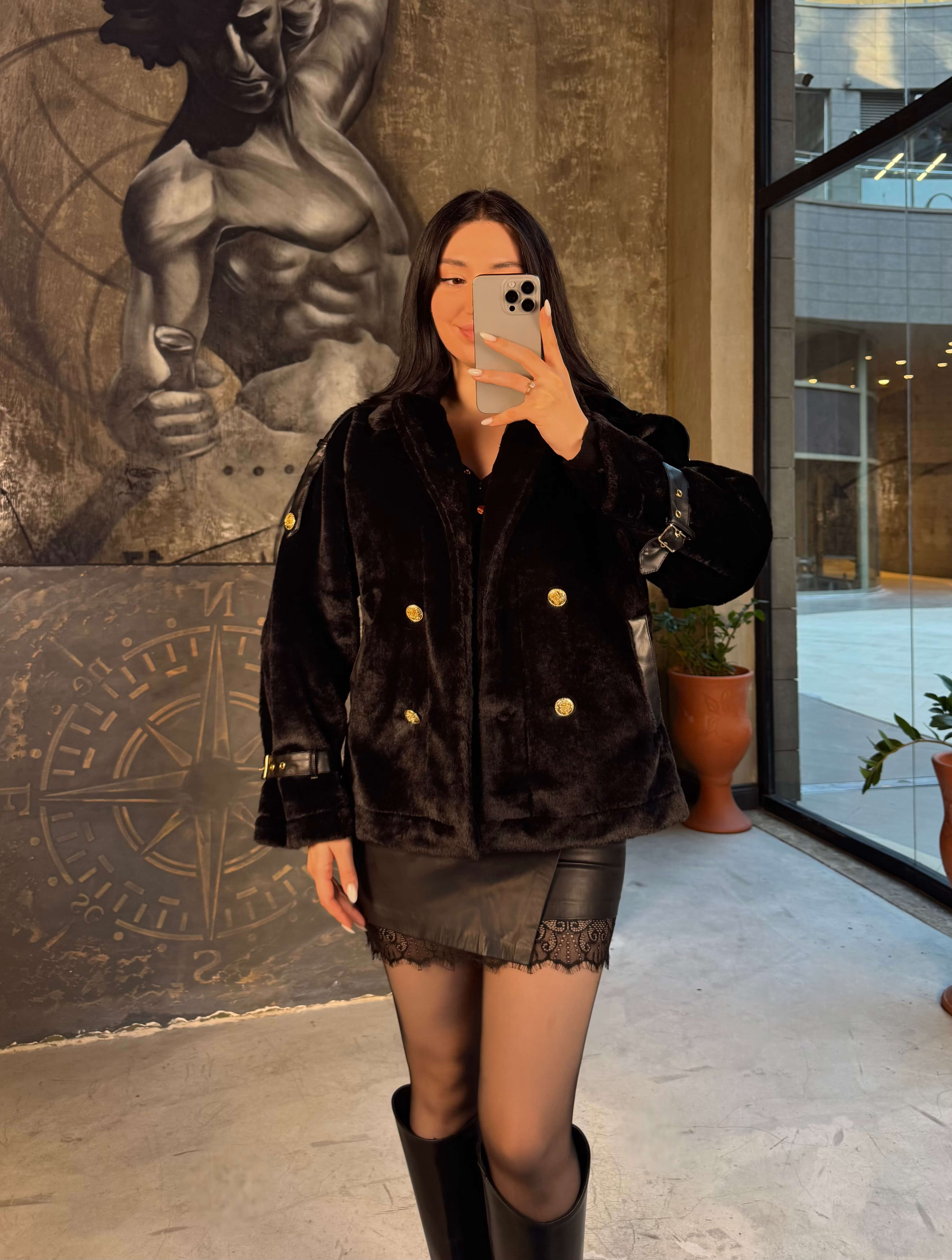 Roman Gold Düğmeli Deri Apolet Detaylı Peluş Kısa Mont Ceket Siyah