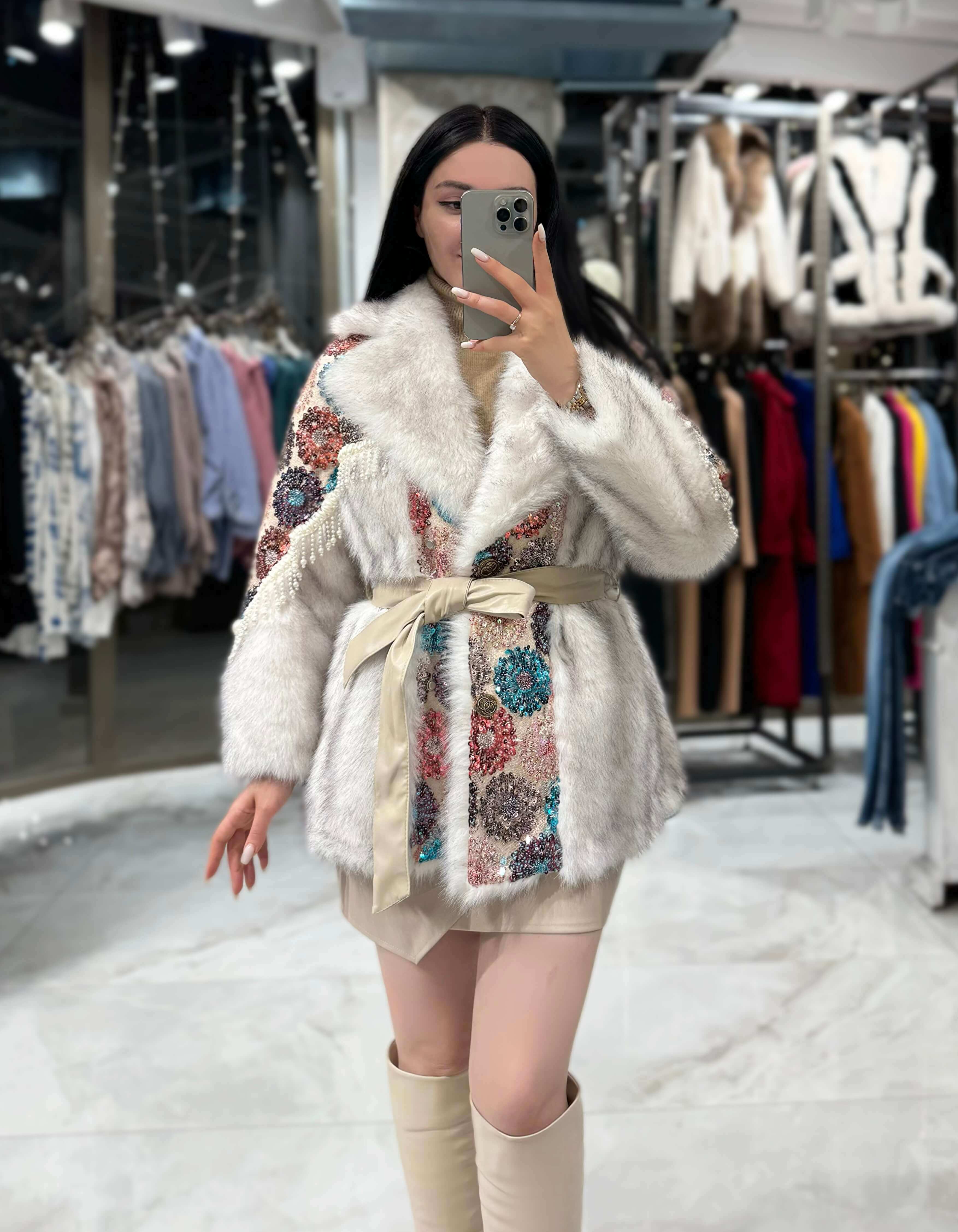 Shanti Boncuk İşlemeli Pul Payet Çiçek Desen Kemerli Kürk Ekru Krem