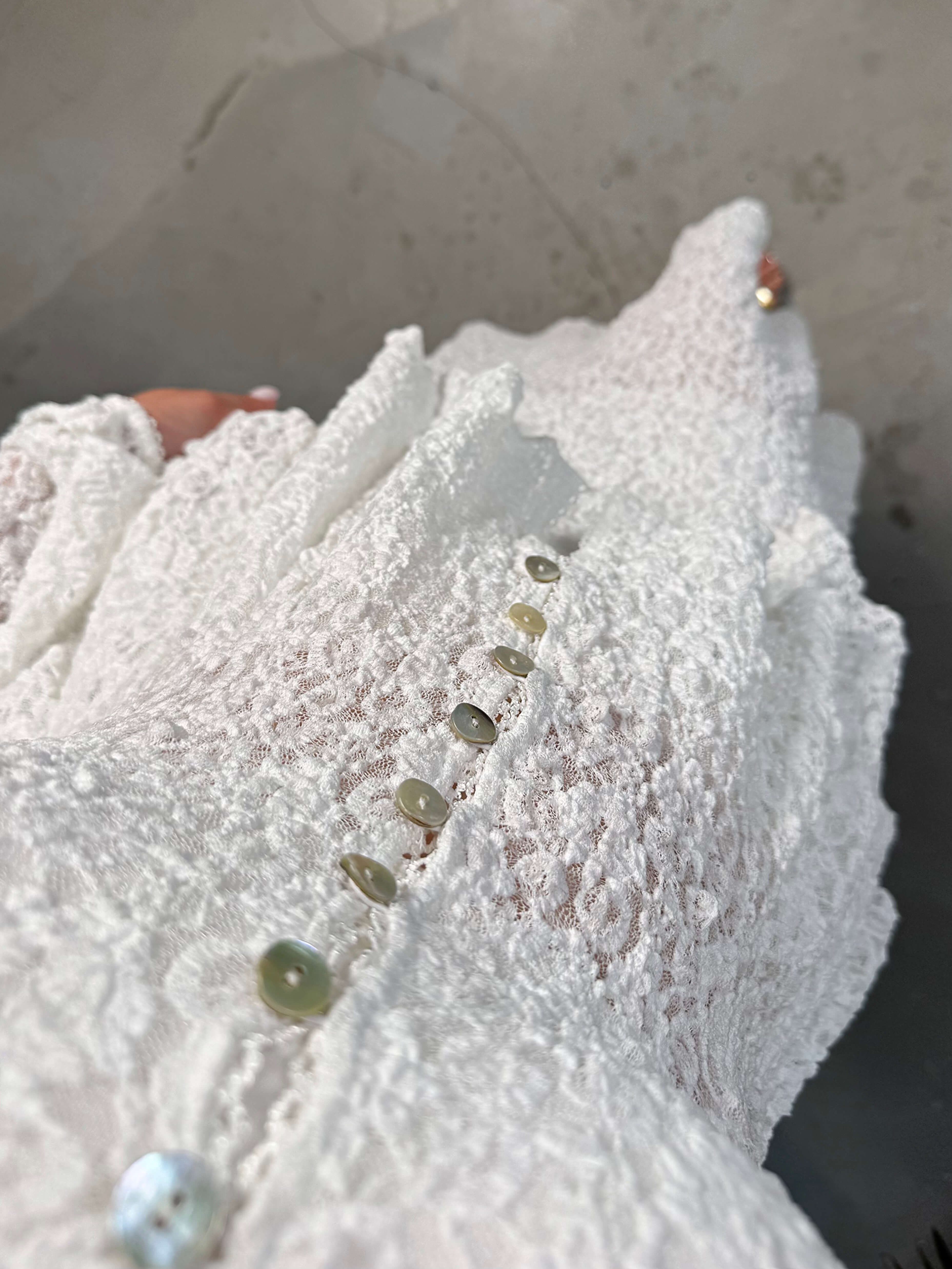 Aruna Düğmeli Peplum Dantelli  Bluz Beyaz