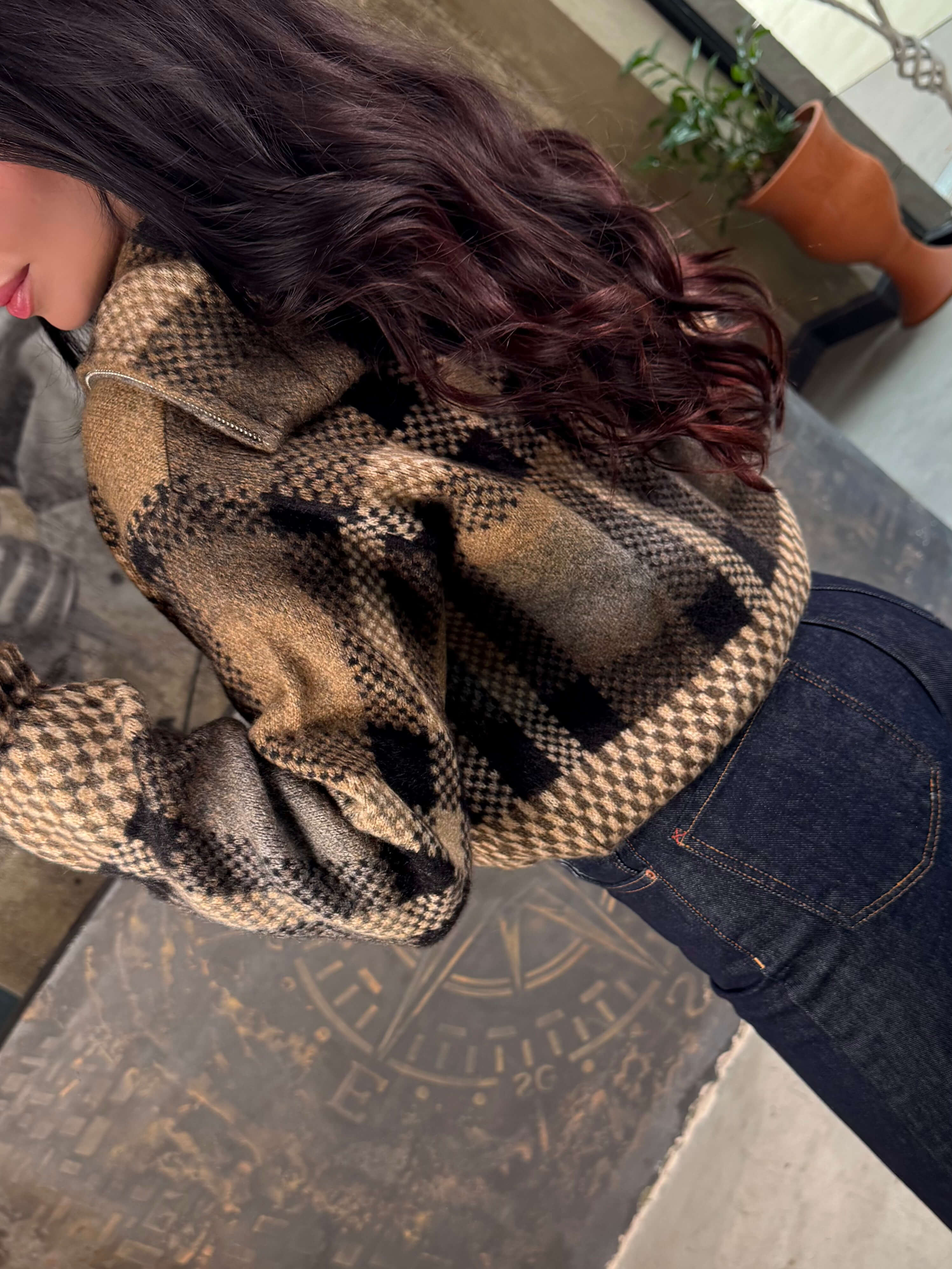 Linda Şardon ve Angora Kare Desenli Fermuarlı Hırka Açık Kahve