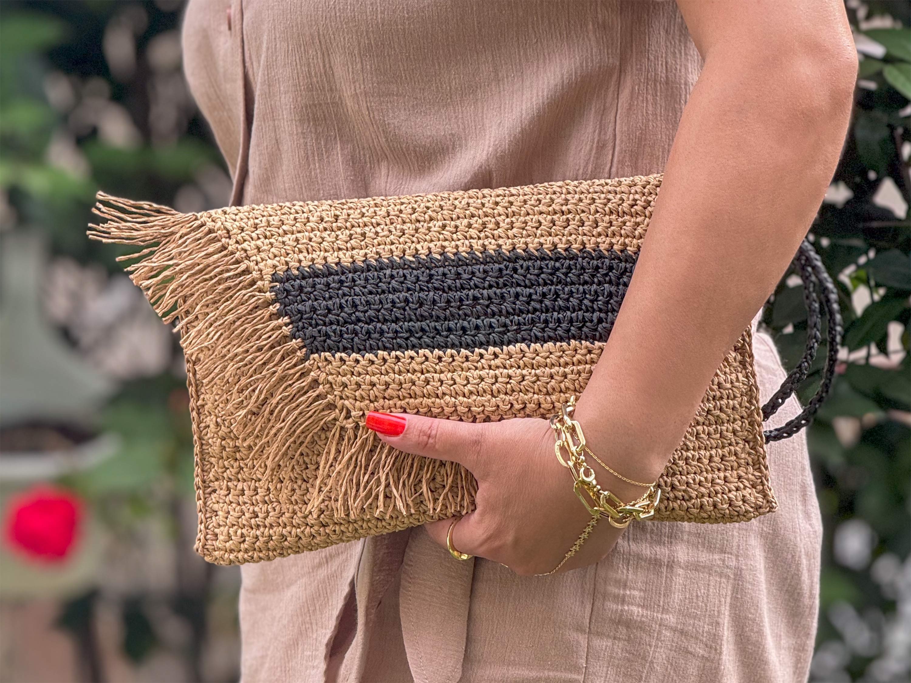 Siyah Şeritli Clutch El Çantası