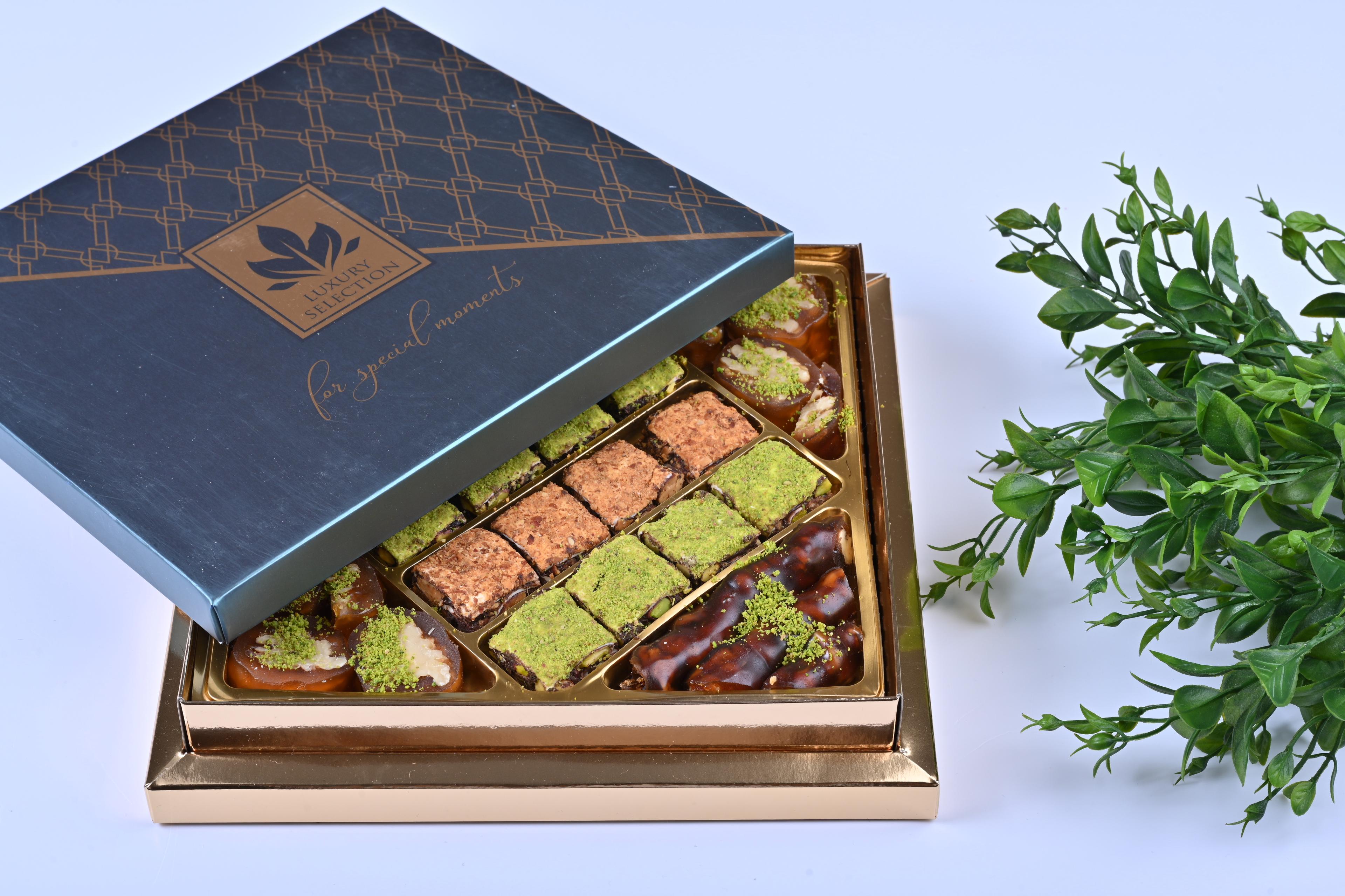 Karışık Hediye Kutusu 700 GR 025