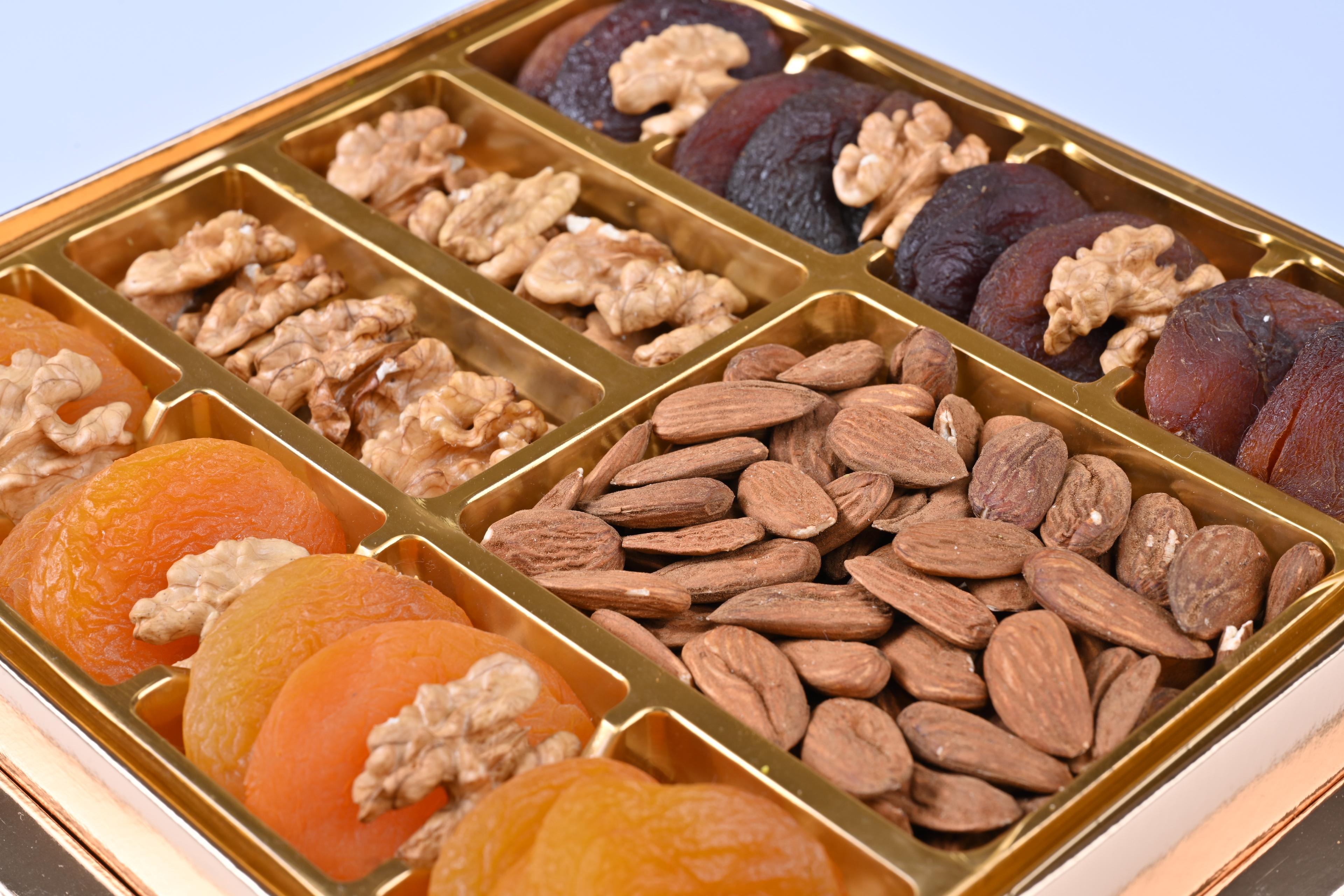 Karışık Hediye Kutusu 600 GR 028