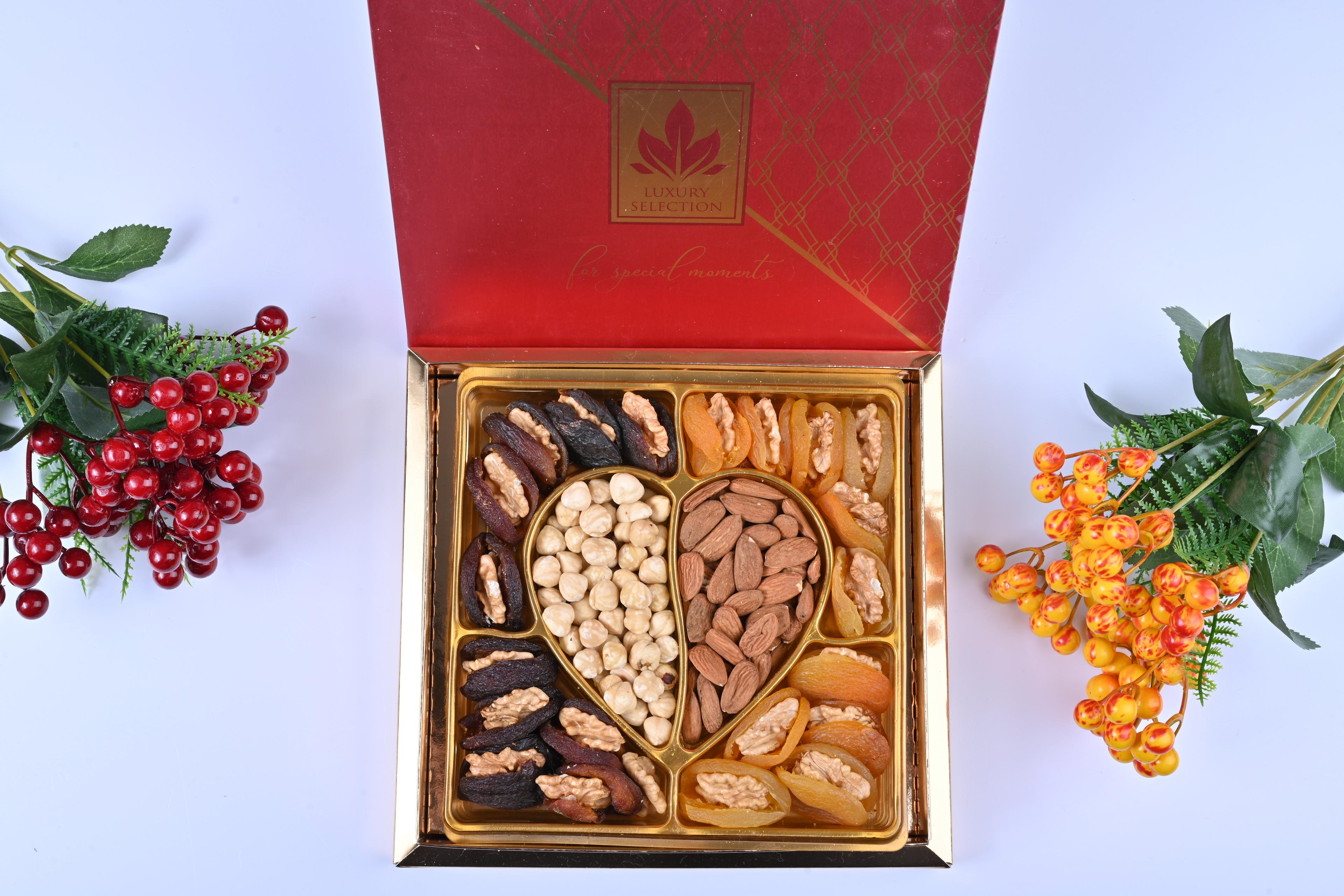 Karışık Hediye Kutusu 700 GR 021